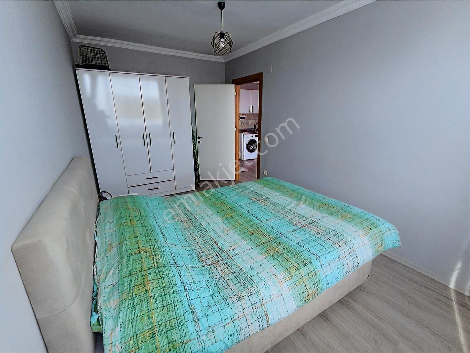 Atıcı'dan Belediye Yanında Kiracılı Eşyalı 1+1 Satılık Daire - Görsel 16