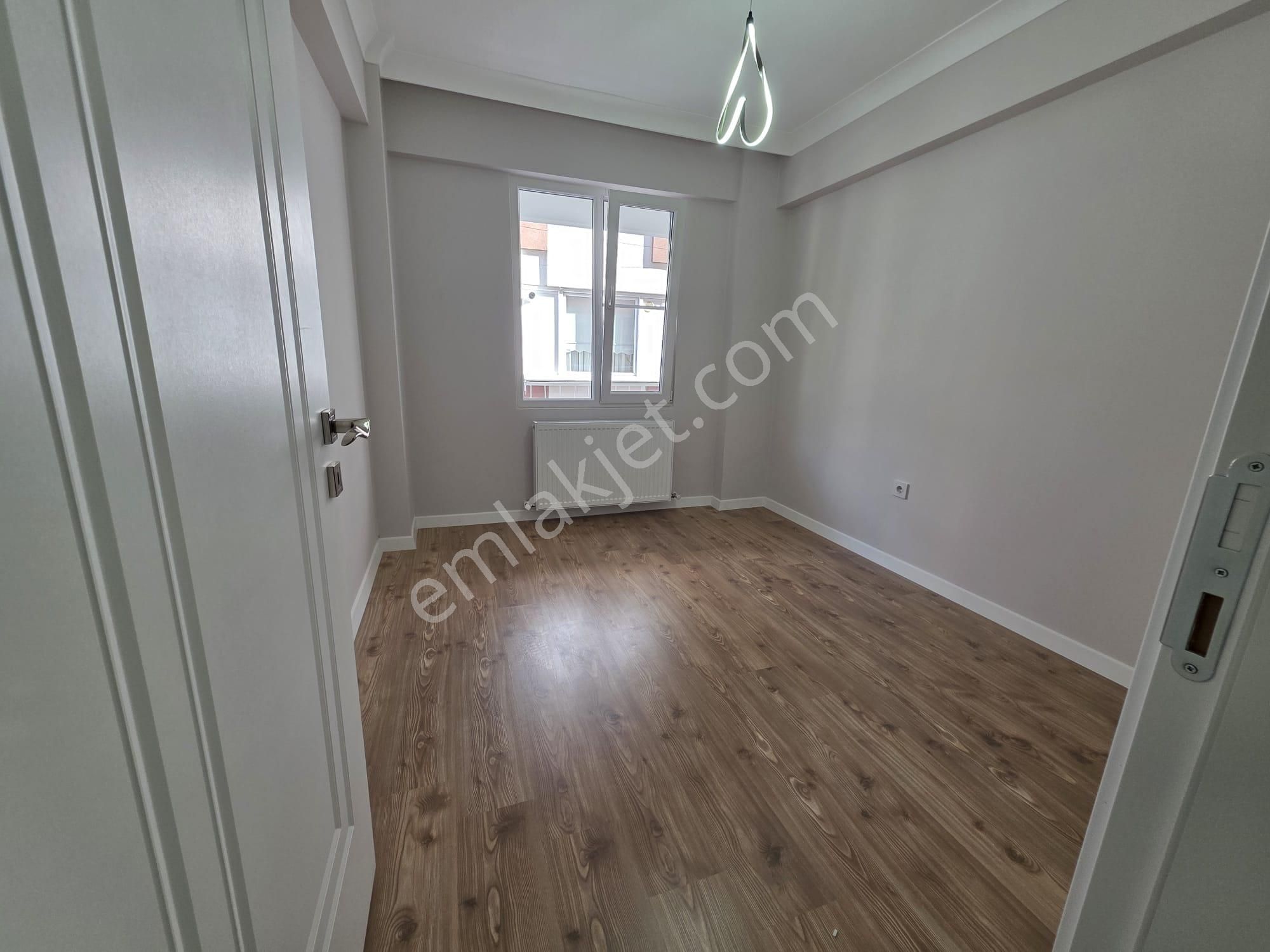 Irmaksudan İkizçayda 3+1 Doğalğazlı Ara Kat Ön Cephe Ayrı Mutfak Daire - Görsel 26