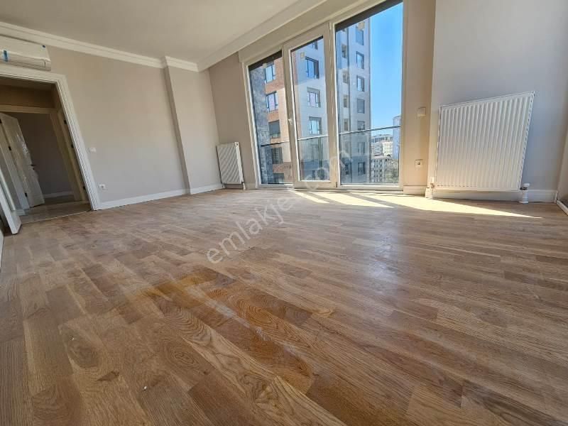 Suadiye'de Bağdat'a Yakın Lüks Binada Sıfır 2+1 Daire!!!