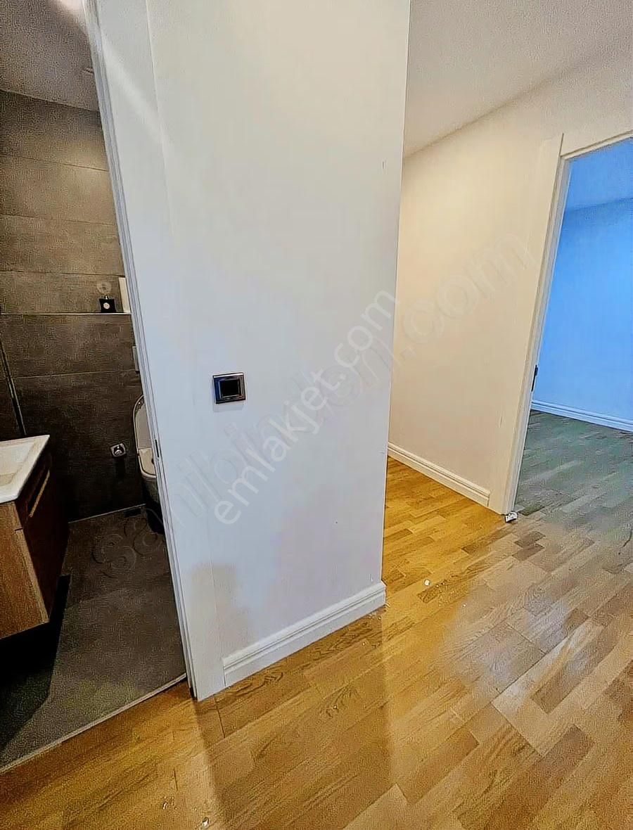 Zekeriyaköyde Modern Yeni Yapım Akıllı Ev Sistemli Satılık Villa - Görsel 34