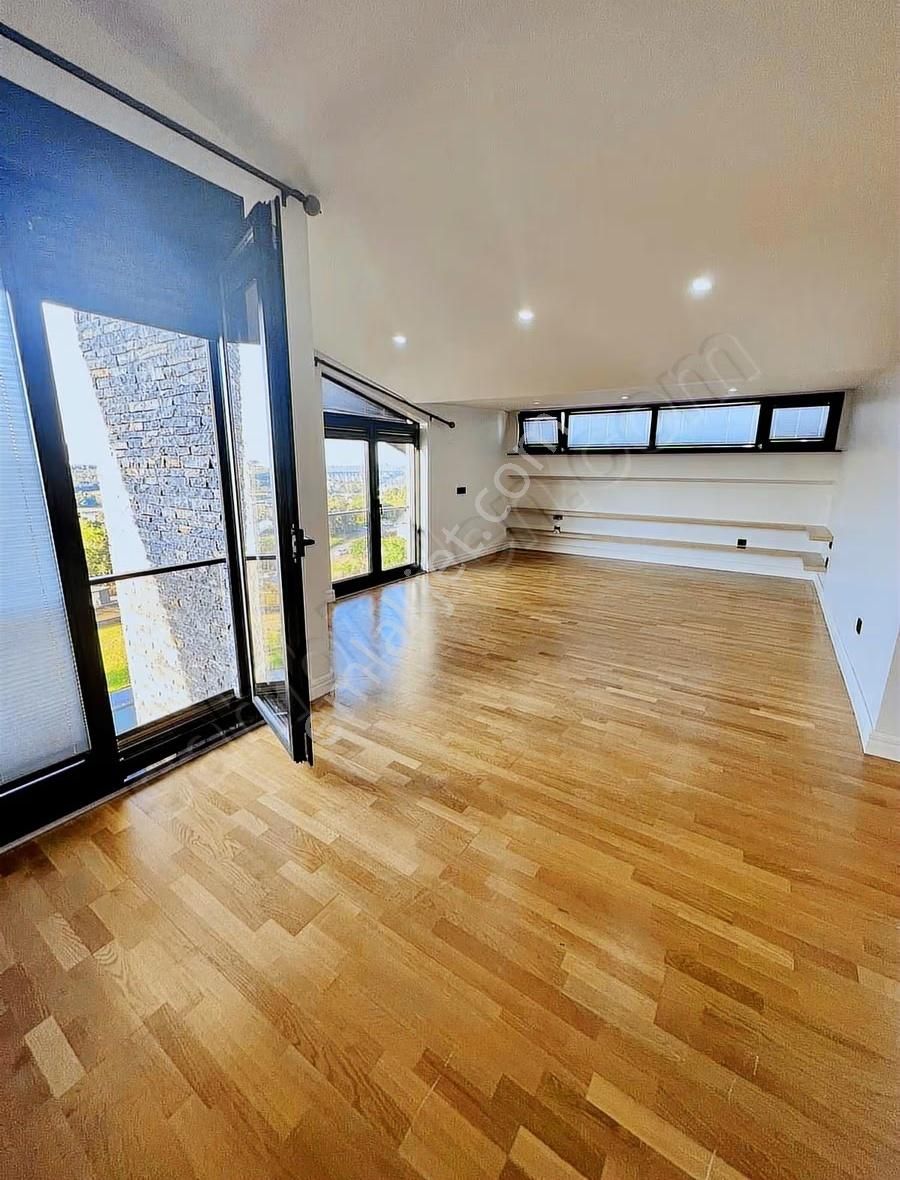 Zekeriyaköyde Modern Yeni Yapım Akıllı Ev Sistemli Satılık Villa - Görsel 6