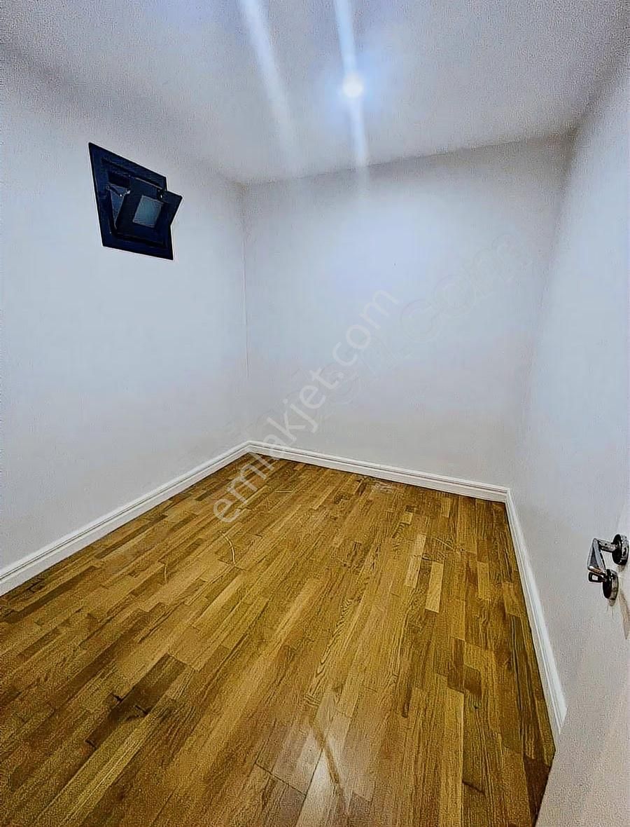 Zekeriyaköyde Modern Yeni Yapım Akıllı Ev Sistemli Satılık Villa - Görsel 31