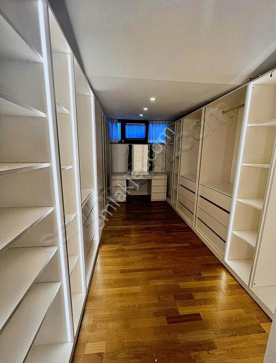 Zekeriyaköyde Modern Yeni Yapım Akıllı Ev Sistemli Satılık Villa - Görsel 13