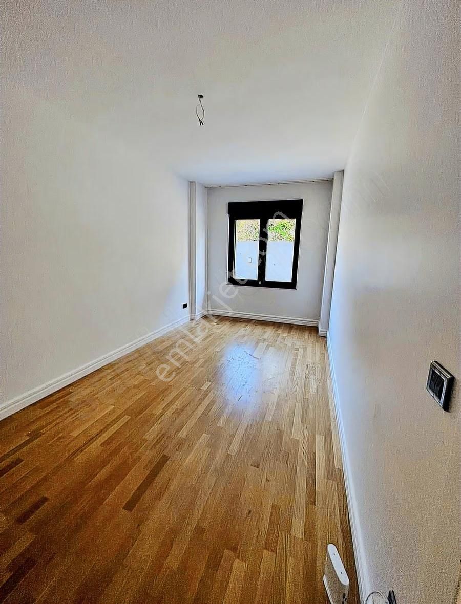 Zekeriyaköyde Modern Yeni Yapım Akıllı Ev Sistemli Satılık Villa - Görsel 25