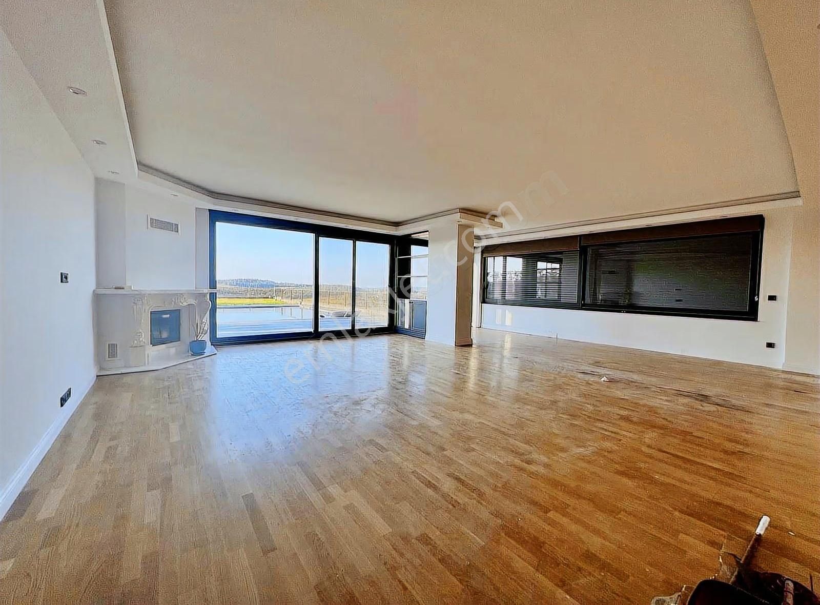 Zekeriyaköyde Modern Yeni Yapım Akıllı Ev Sistemli Satılık Villa - Görsel 4