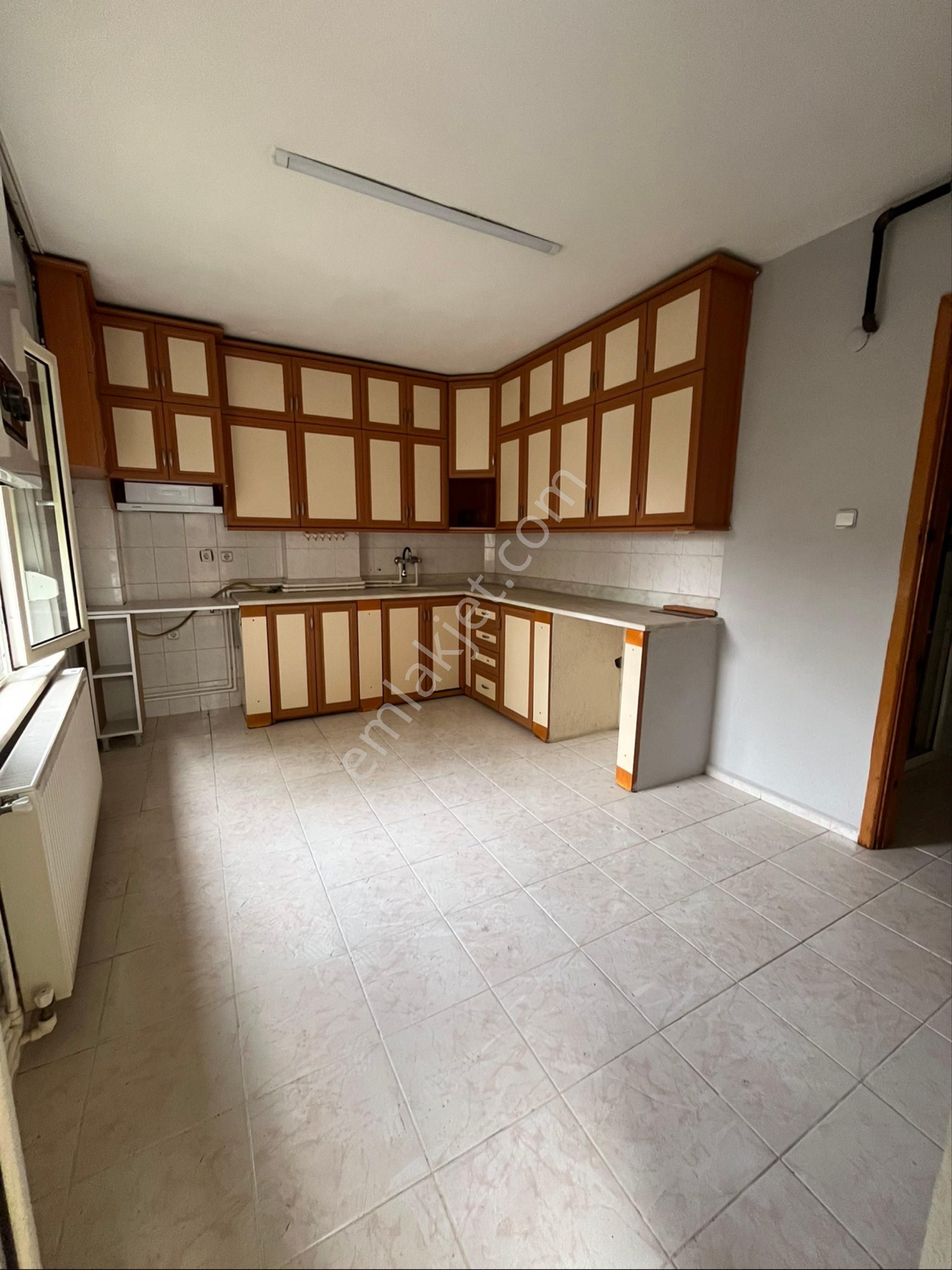 Yeşil Mahallede Geniş 3+1 Kiralık