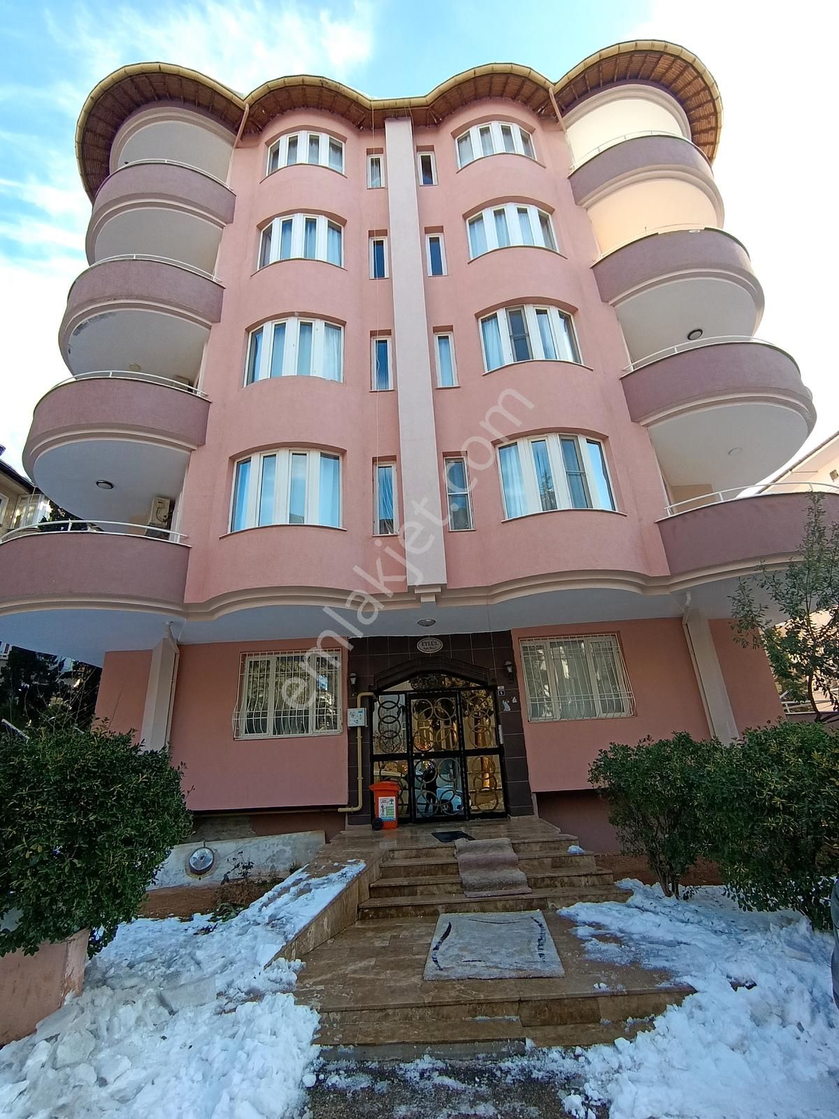 H.arslan'dan Emek Hastanesi Karşısı Full Bakımlı 3+1