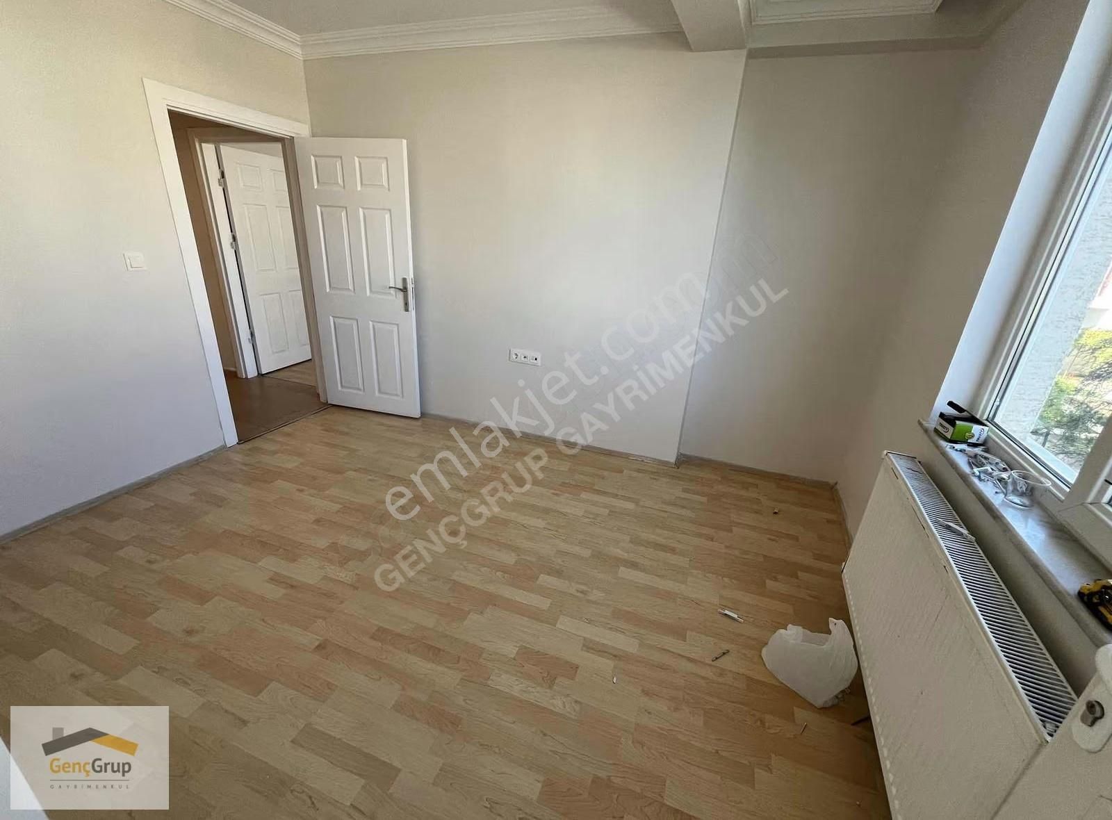 *genç Grup* Çamlıca Kapalı Pazar Yakını Arakat Çift Balkonlu 2+1 - Görsel 9