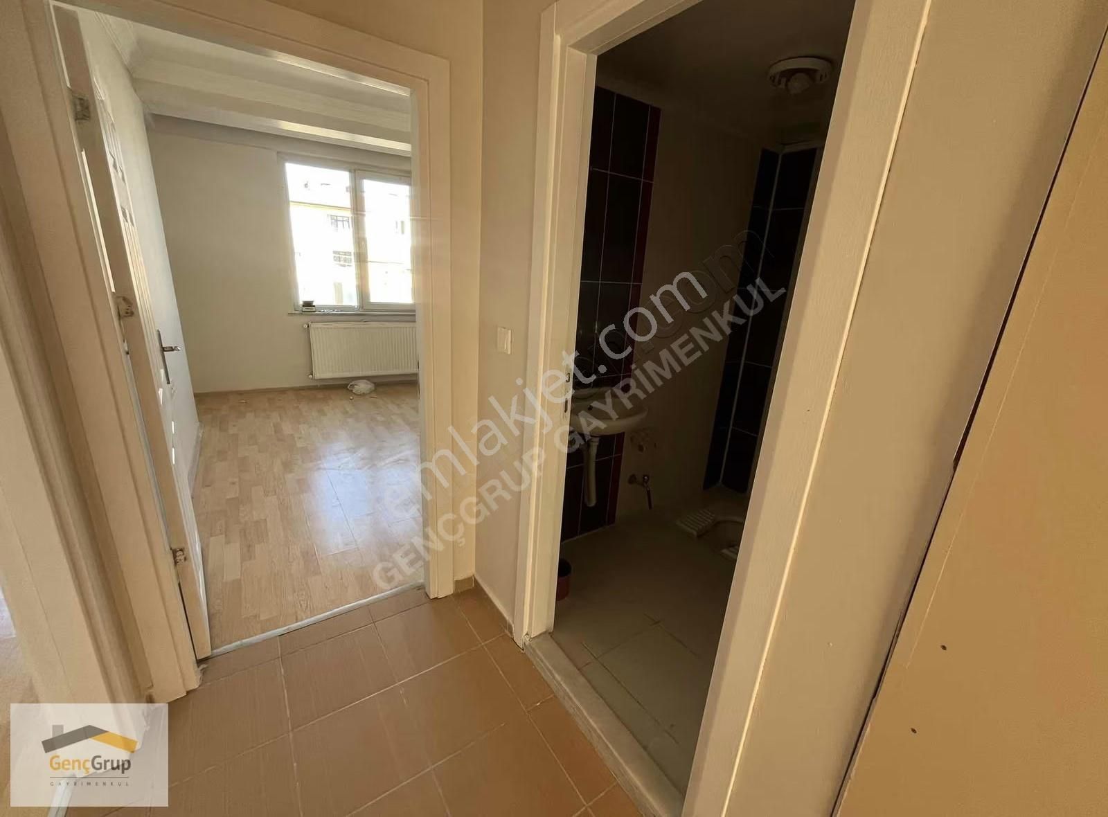 *genç Grup* Çamlıca Kapalı Pazar Yakını Arakat Çift Balkonlu 2+1 - Görsel 8