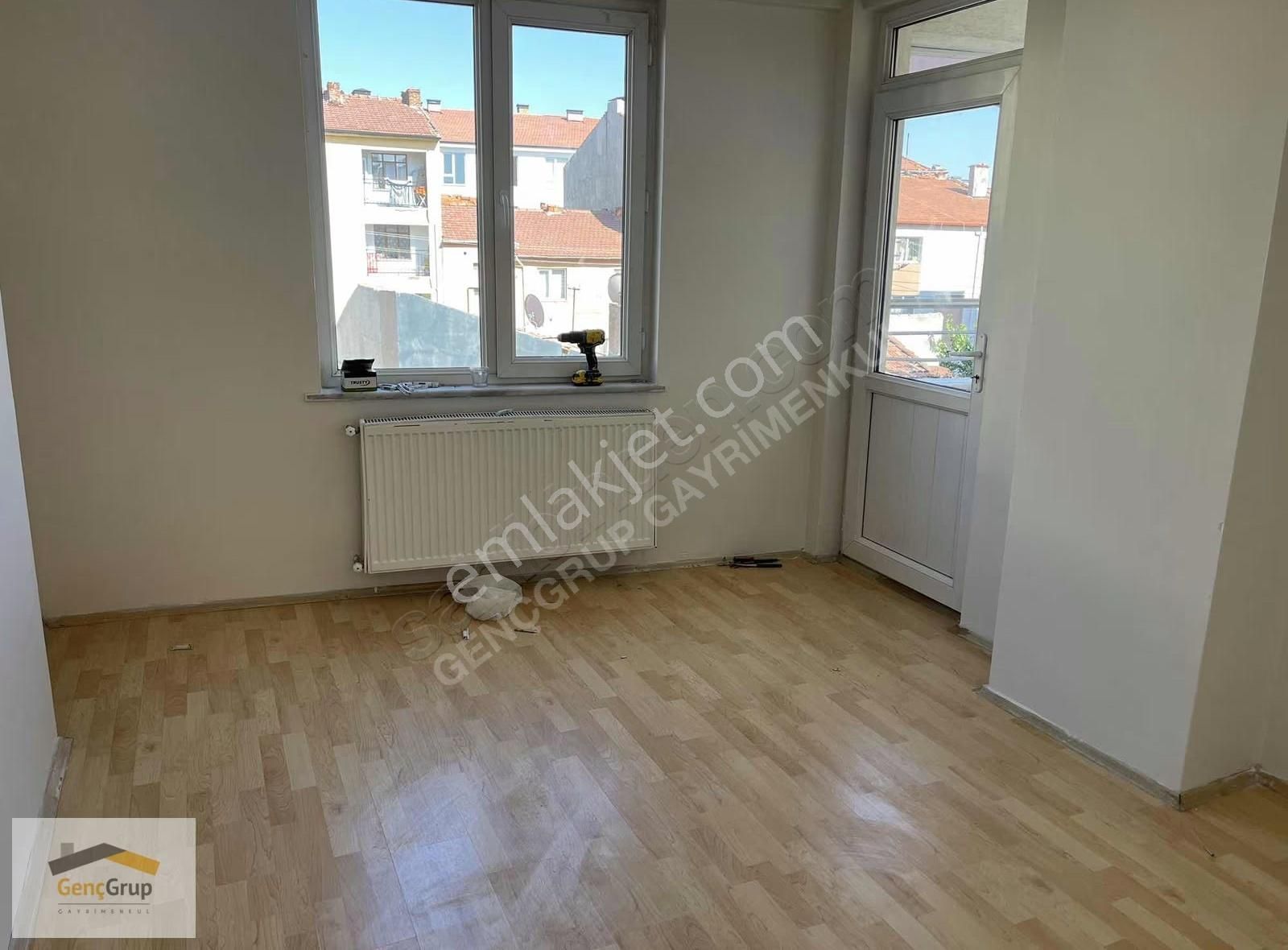 *genç Grup* Çamlıca Kapalı Pazar Yakını Arakat Çift Balkonlu 2+1 - Görsel 35