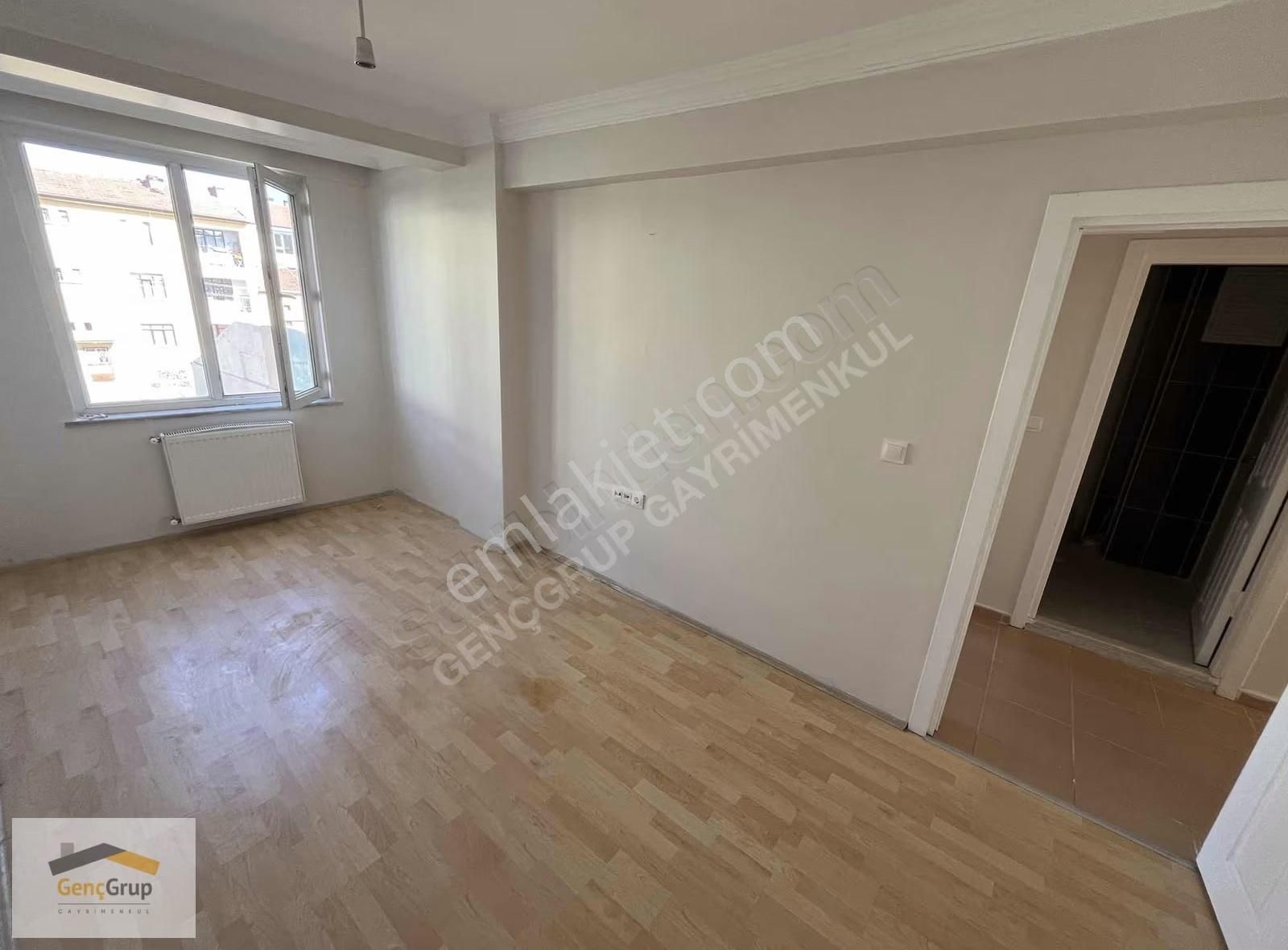 *genç Grup* Çamlıca Kapalı Pazar Yakını Arakat Çift Balkonlu 2+1 - Görsel 18