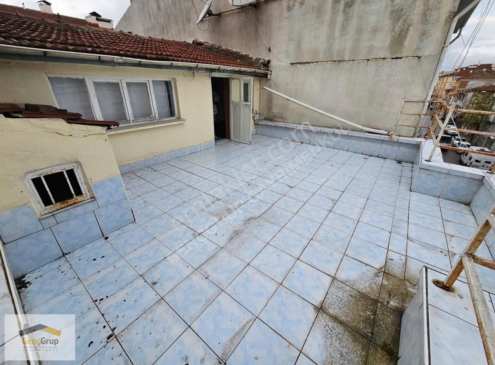 *genç Grup* Hatboyu Saat Kulesi Yakını Teraslı Bakımlı 2+1 Daire - Görsel 4