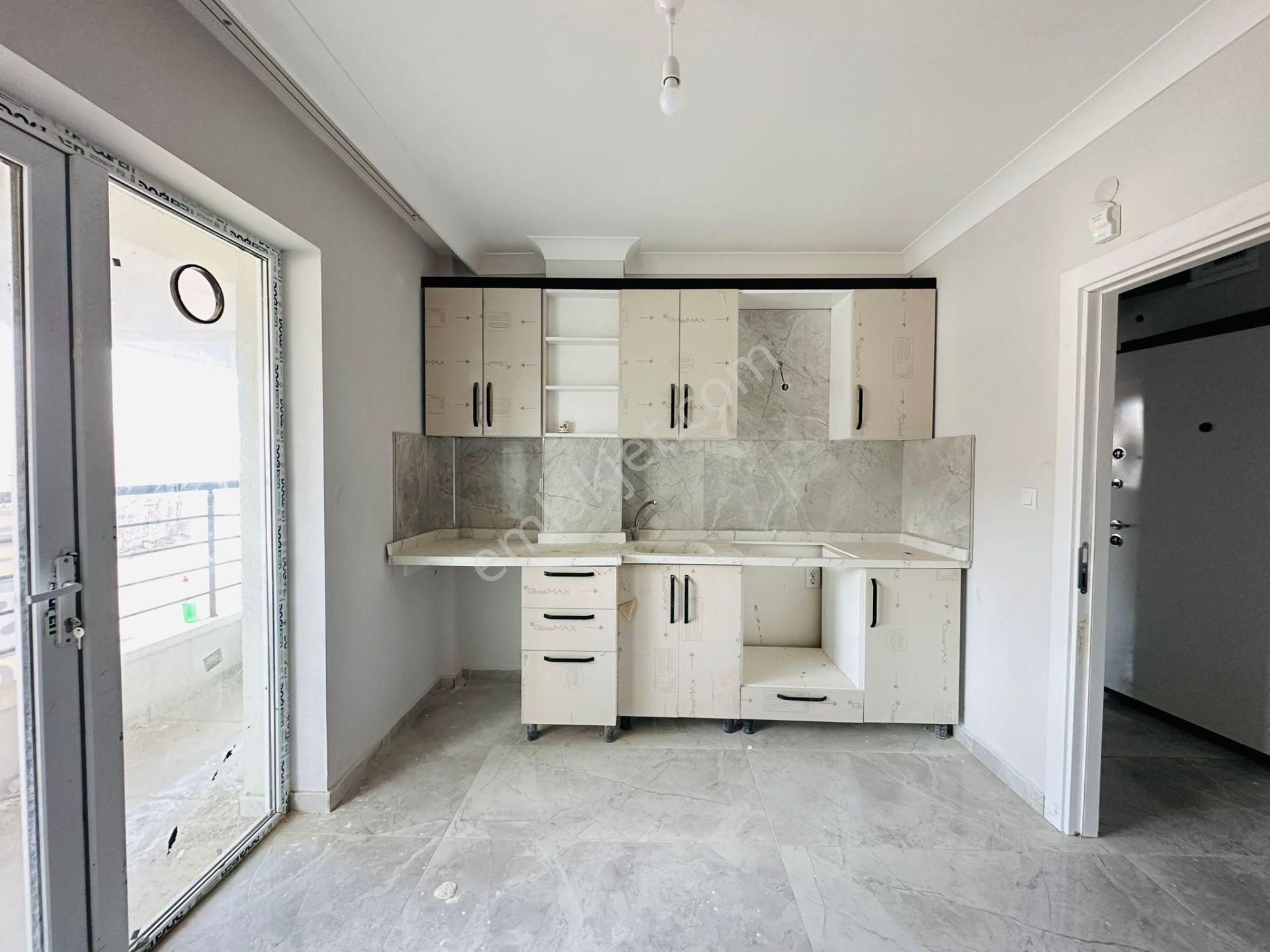 Beşikkaya'da Köy Parkı Yakını Y.giriş Asansörlü Sıfır Bina'da 3+1 Satılık Daire !!!