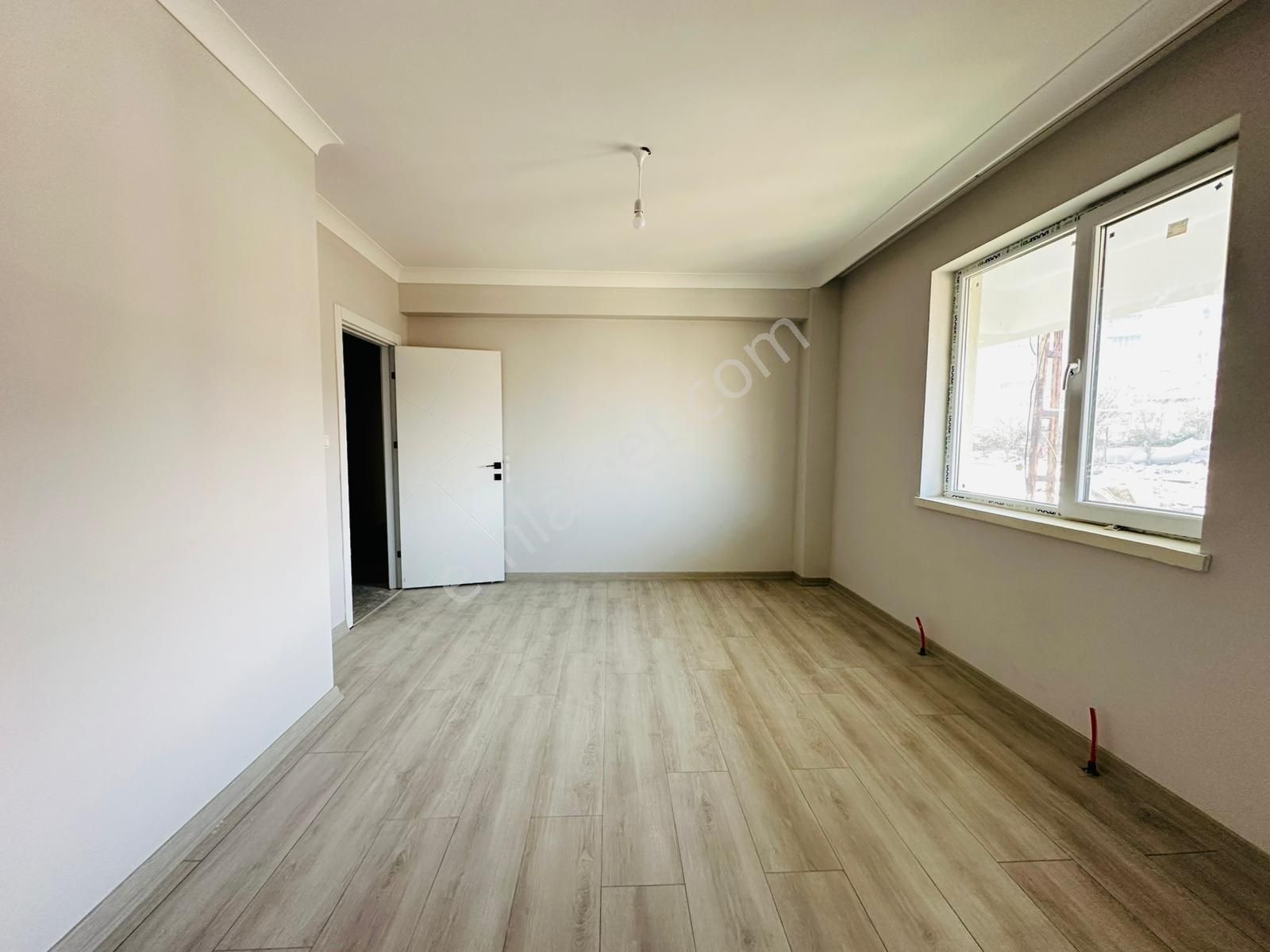 Beşikkaya'da Köy Parkı Yakını Y.giriş Asansörlü Sıfır Bina'da 3+1 Satılık Daire !!! - Görsel 13