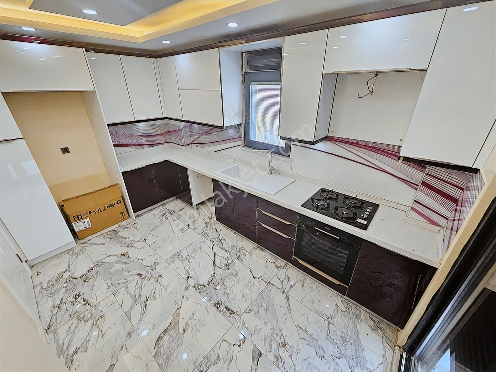 Eu Gayrimenkulden Denize 10 Metre Deniz Manzaralı 3+1 Villa - Görsel 7