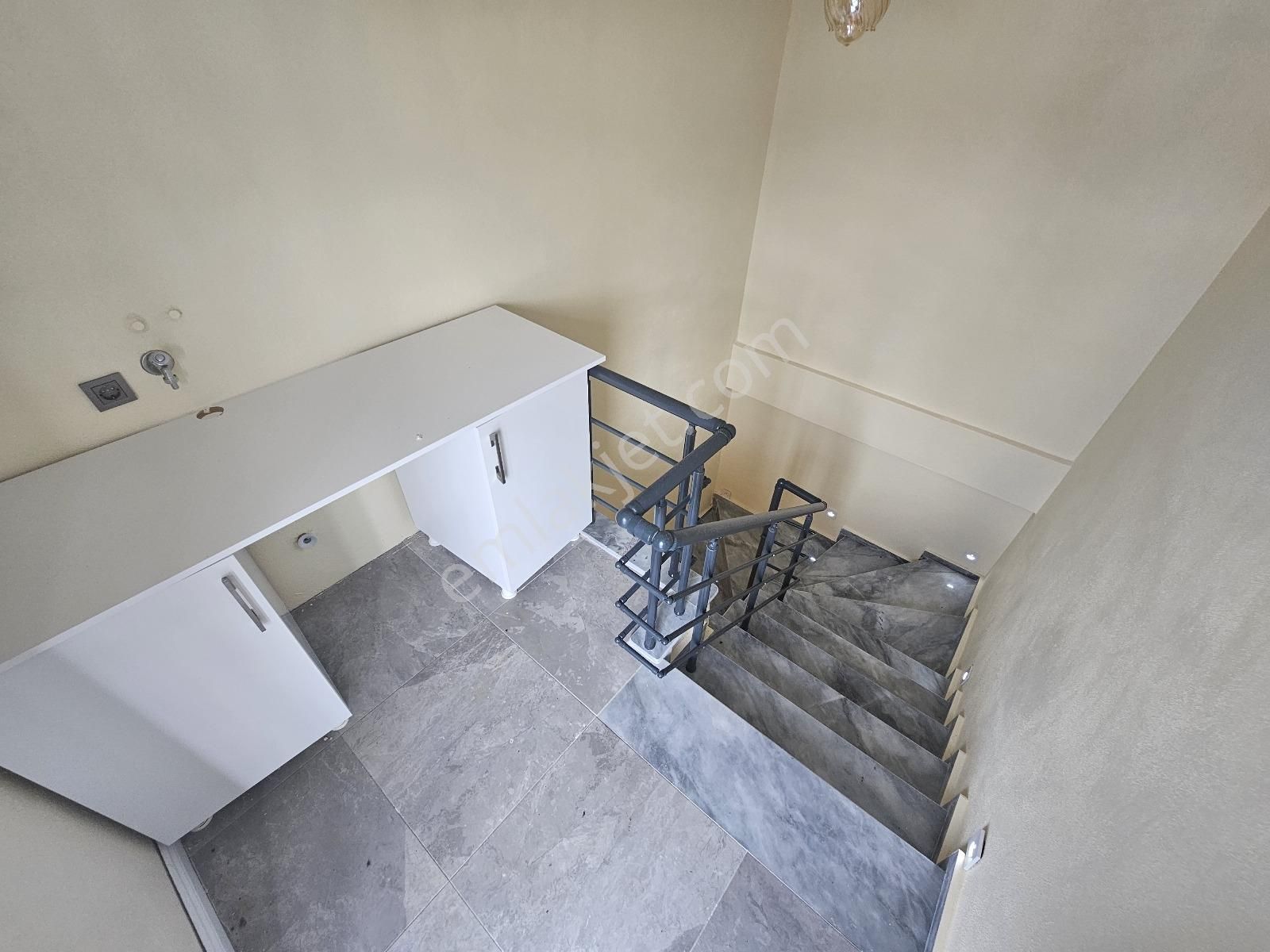 Eu Gayrimenkulden Denize 10 Metre Deniz Manzaralı 3+1 Villa - Görsel 24