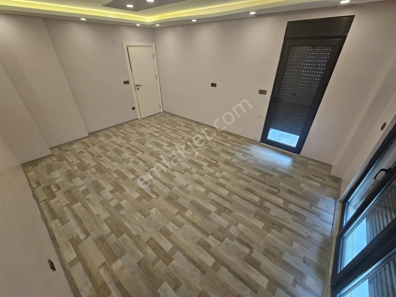 Eu Gayrimenkulden Denize 10 Metre Deniz Manzaralı 3+1 Villa - Görsel 31