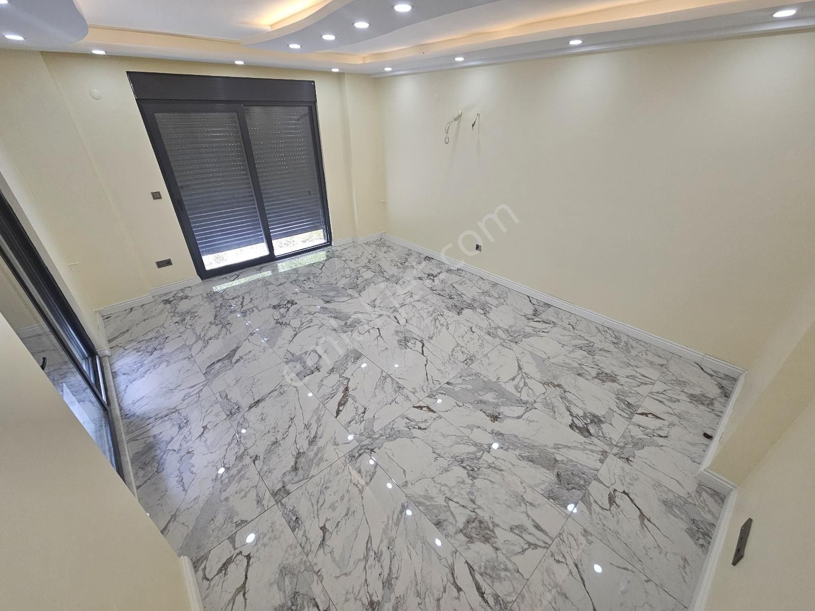 Eu Gayrimenkulden Denize 10 Metre Deniz Manzaralı 3+1 Villa - Görsel 12