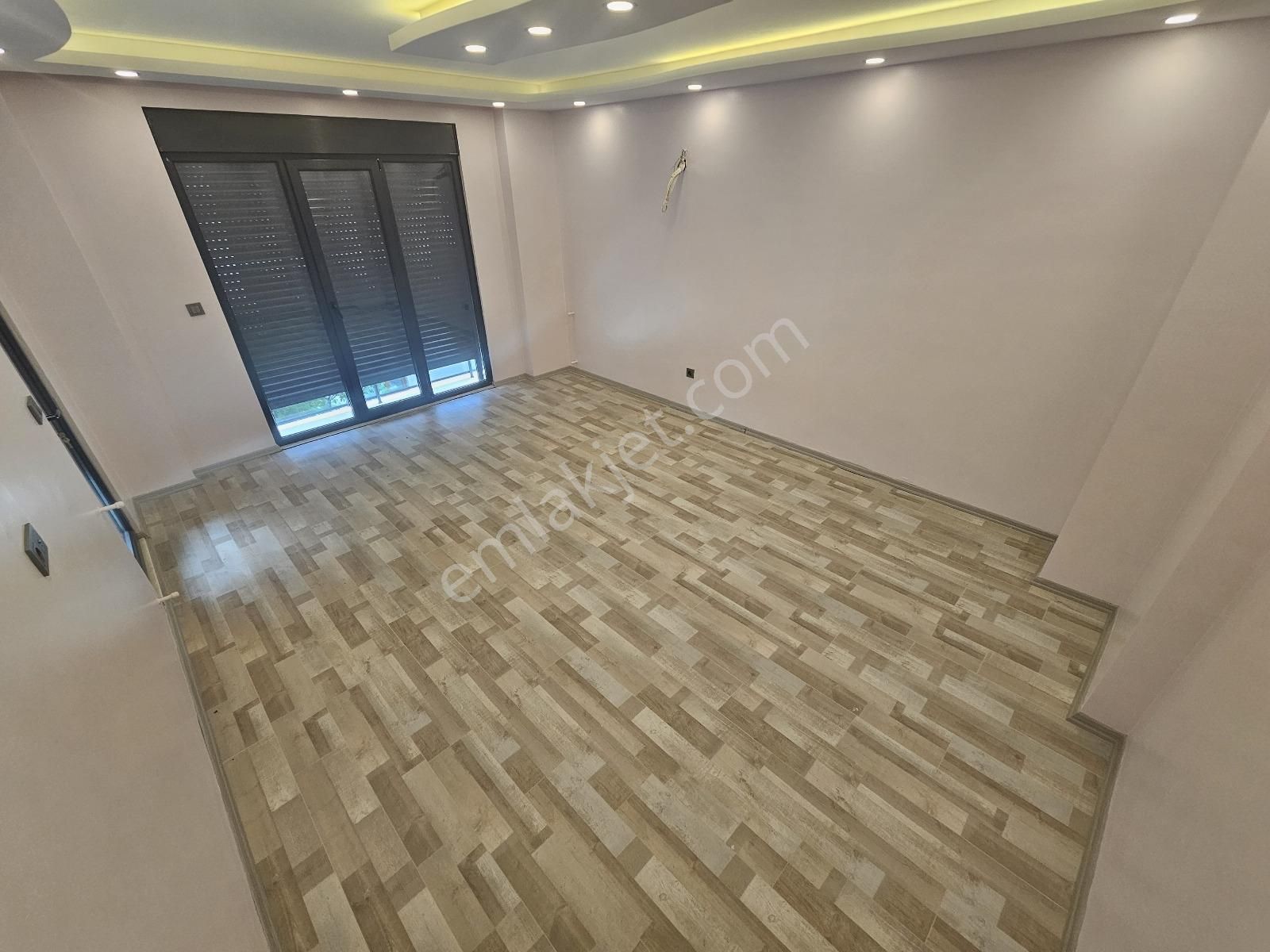 Eu Gayrimenkulden Denize 10 Metre Deniz Manzaralı 3+1 Villa - Görsel 11