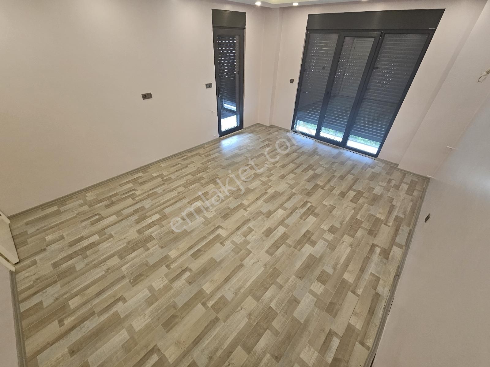 Eu Gayrimenkulden Denize 10 Metre Deniz Manzaralı 3+1 Villa - Görsel 5