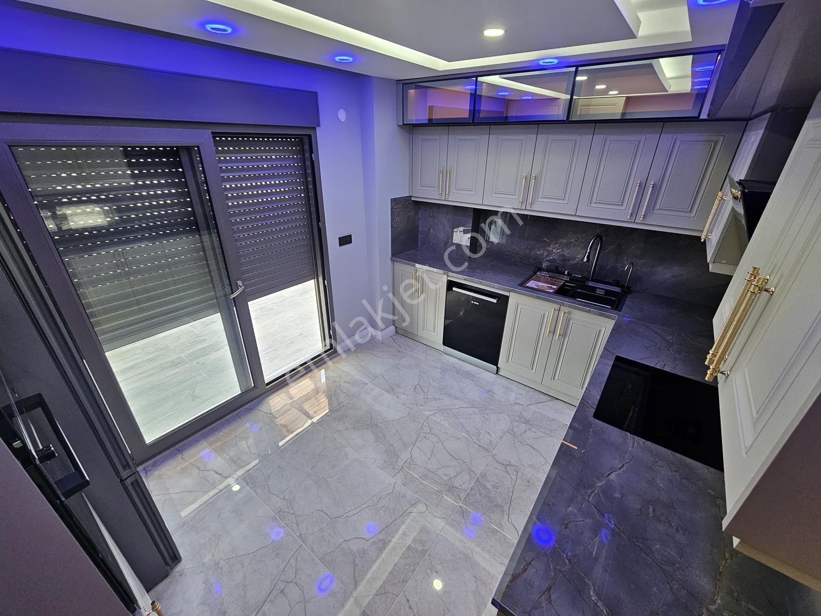 Eu Gayrimenkulden Ultra Lüx 6+1 Denize Yakın Villa - Görsel 11