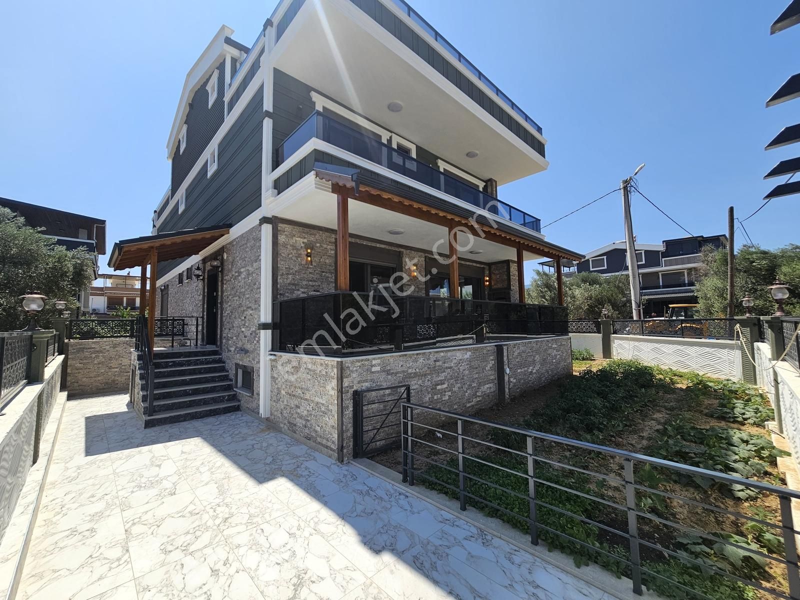 Eu Gayrimenkulden Ultra Lüx 6+1 Denize Yakın Villa