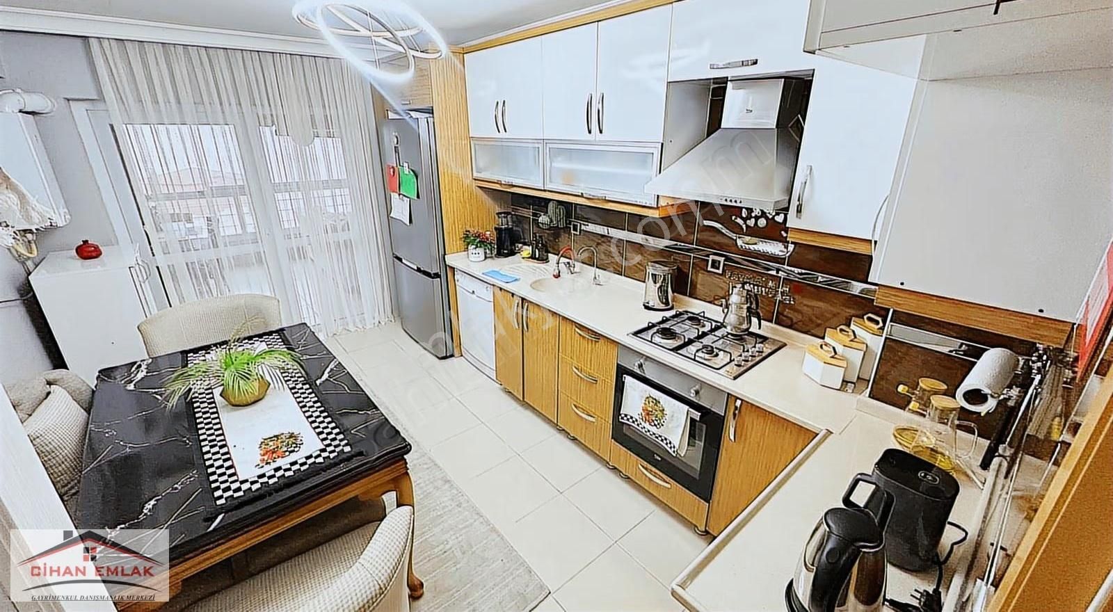 Cihan'dan 2 Bloklu Site'de Ankara Manzaralı Yapılı 3+1 Satılık