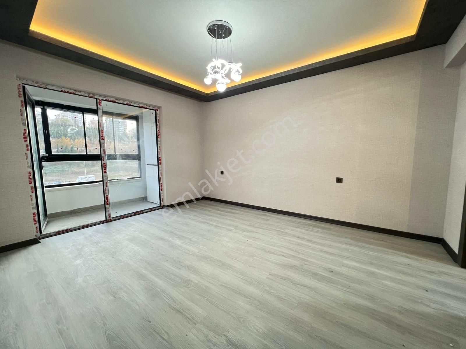 Engin Emlak'tan Y. Isıtmalı G.peyzajlı Site'de 4+1 Lüx Daire - Görsel 2