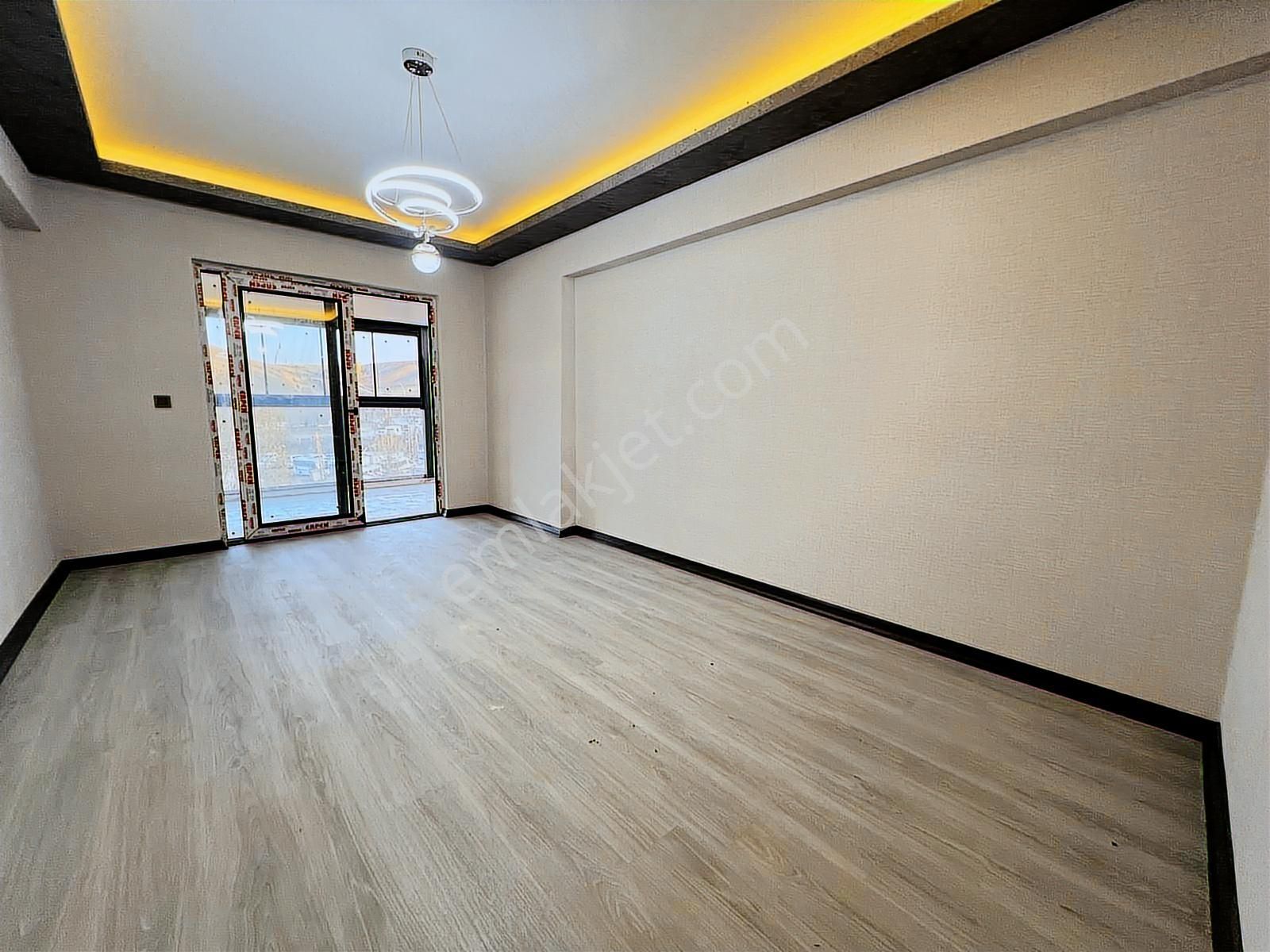 Engin Emlak'tan Y. Isıtmalı G.peyzajlı Site'de 4+1 Lüx Daire - Görsel 19