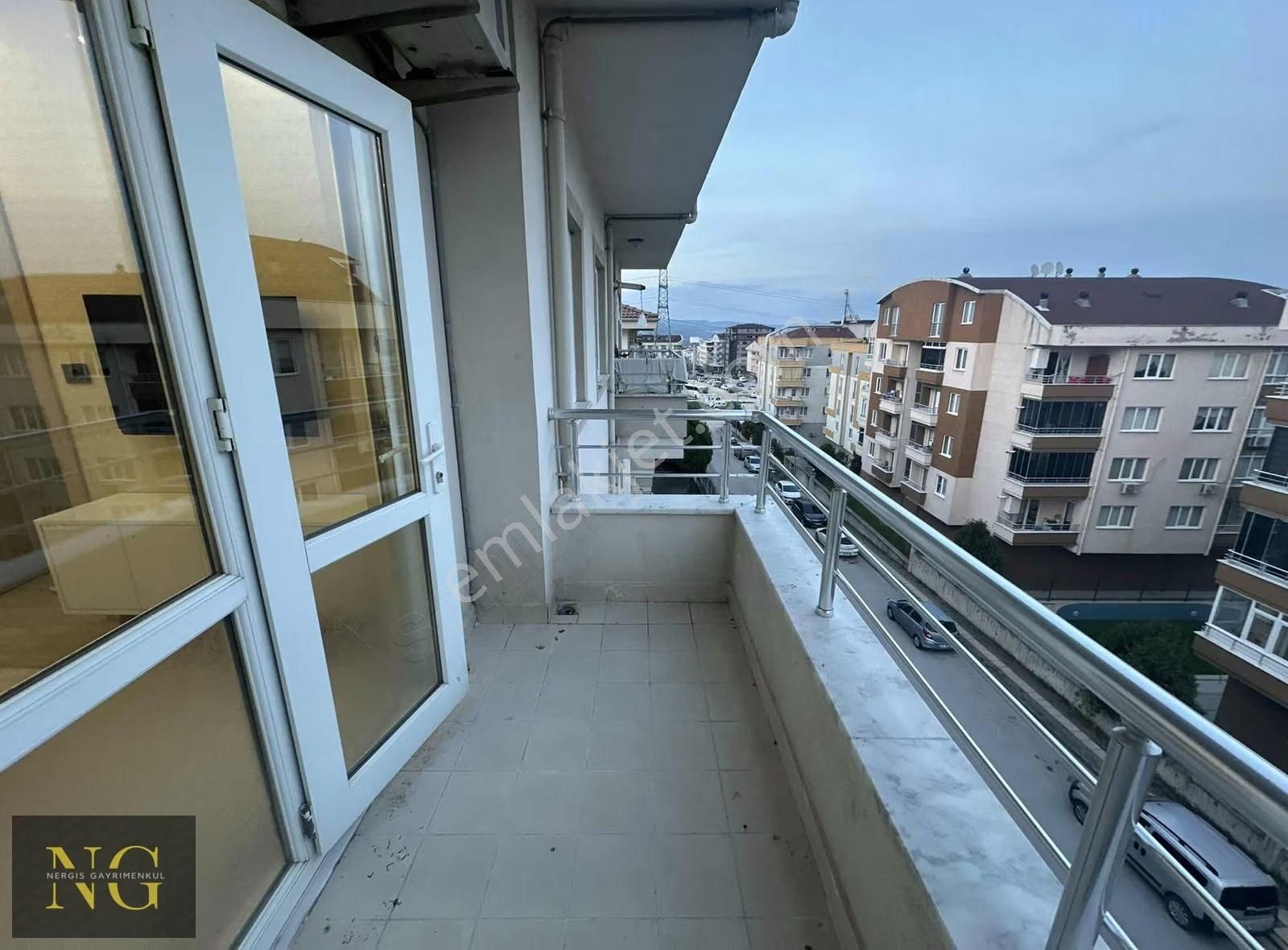 Nergisden Havuzlu Site İçi Full Eşyalı Tasarım Daire - Görsel 18