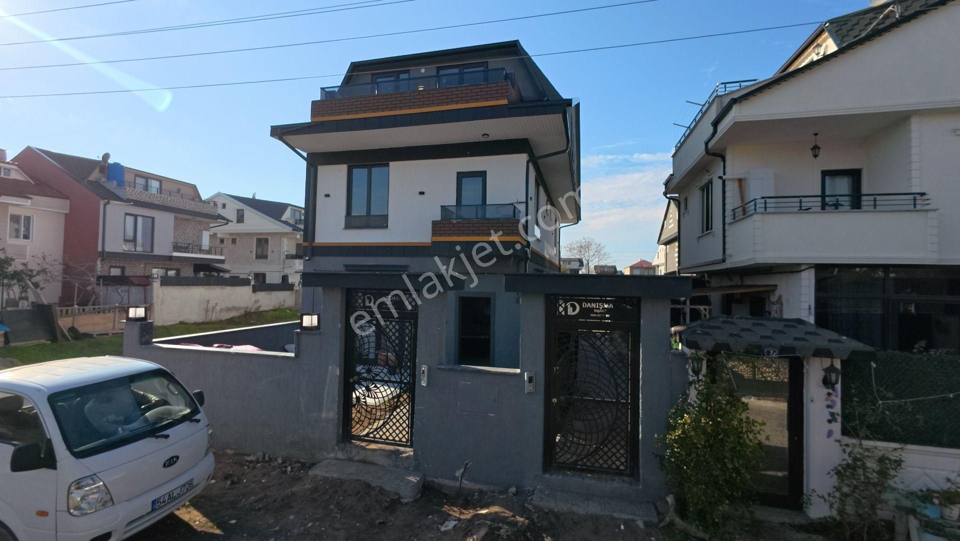 Kocaali De Ön Cephe, Büyük Bahçeli, Şık Mutfak Dolaplı Lüks 4+1 Villa! - Görsel 2