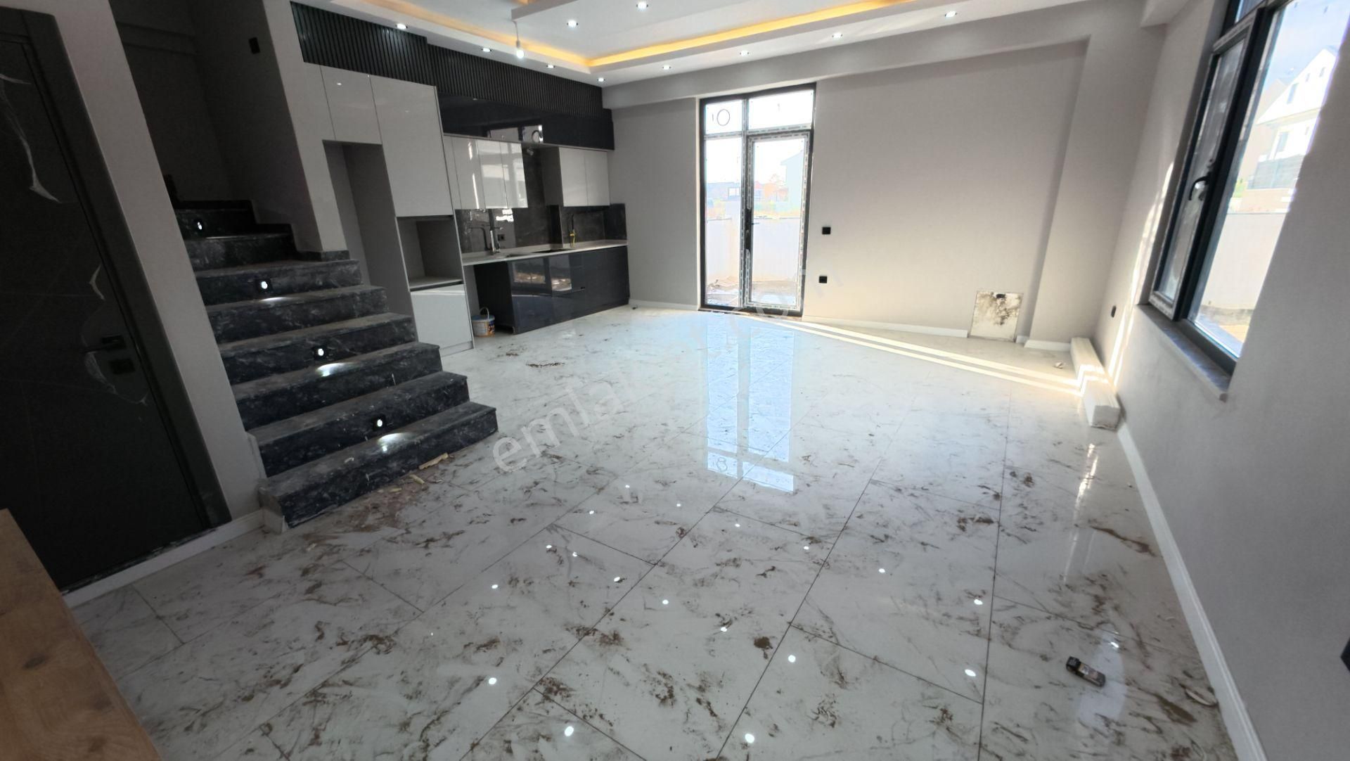 Kocaali De Ön Cephe, Büyük Bahçeli, Şık Mutfak Dolaplı Lüks 4+1 Villa! - Görsel 8