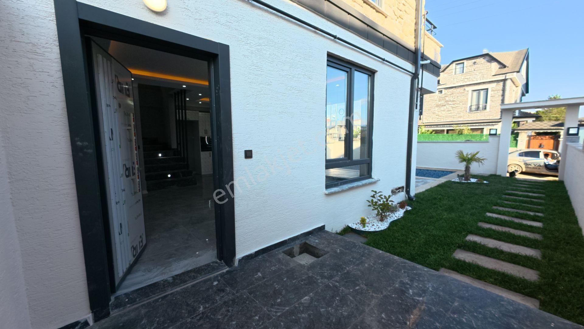 Kocaali De Deniz Gören, Havuzlu, Muhteşem Ön Cephe Villa! - Görsel 12