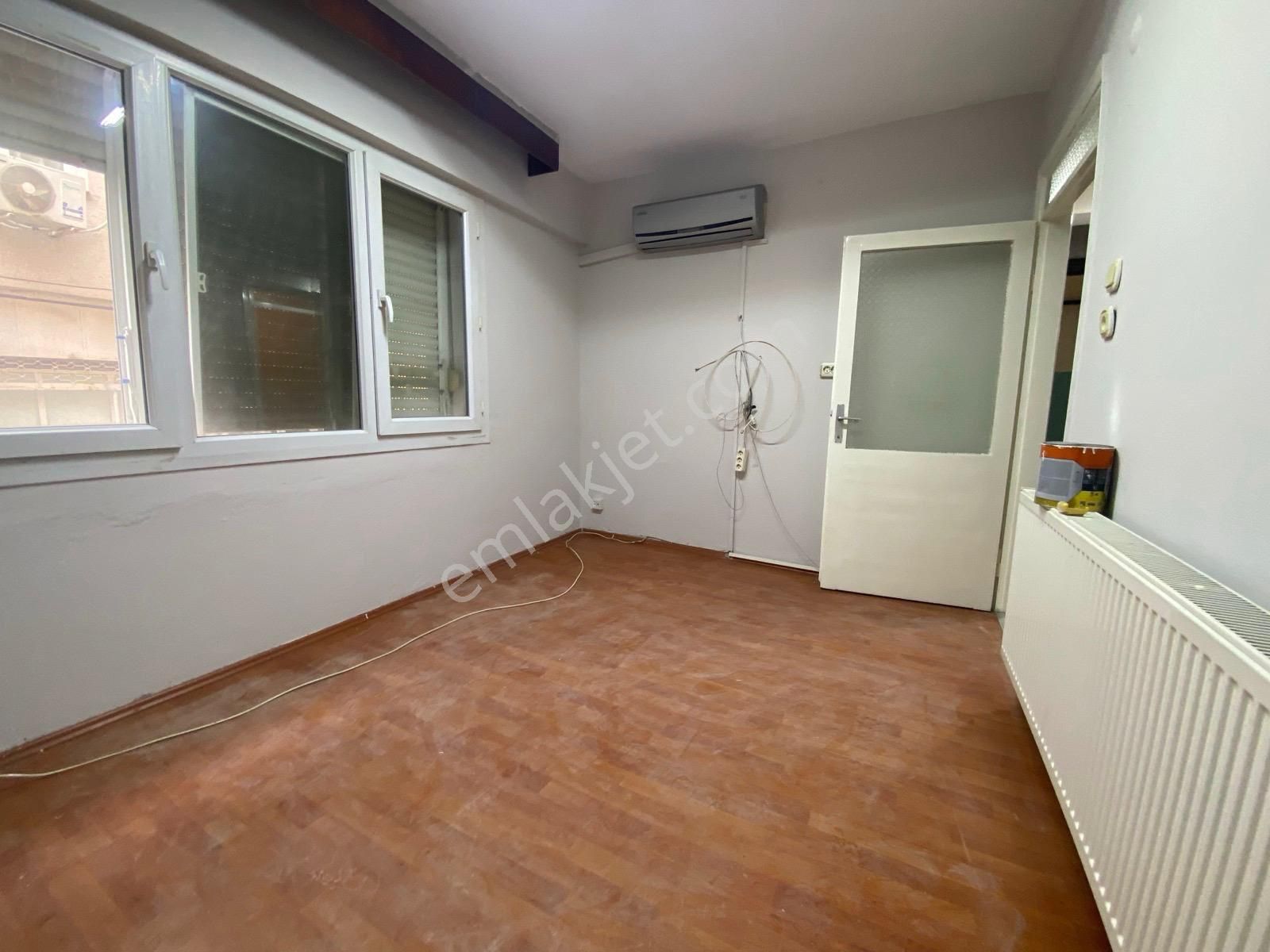 Akalından Metro Yakını Y.griş D.gazlı Çift Balkonlu Satılık 2+ 1 - Görsel 5