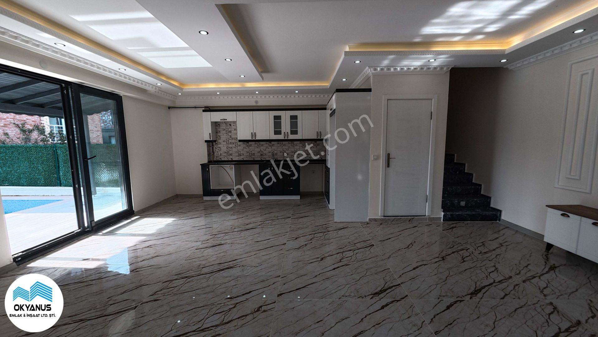 Kocaali De Merkezde Havuzlu Geniş Bahçeli Villa - Görsel 11