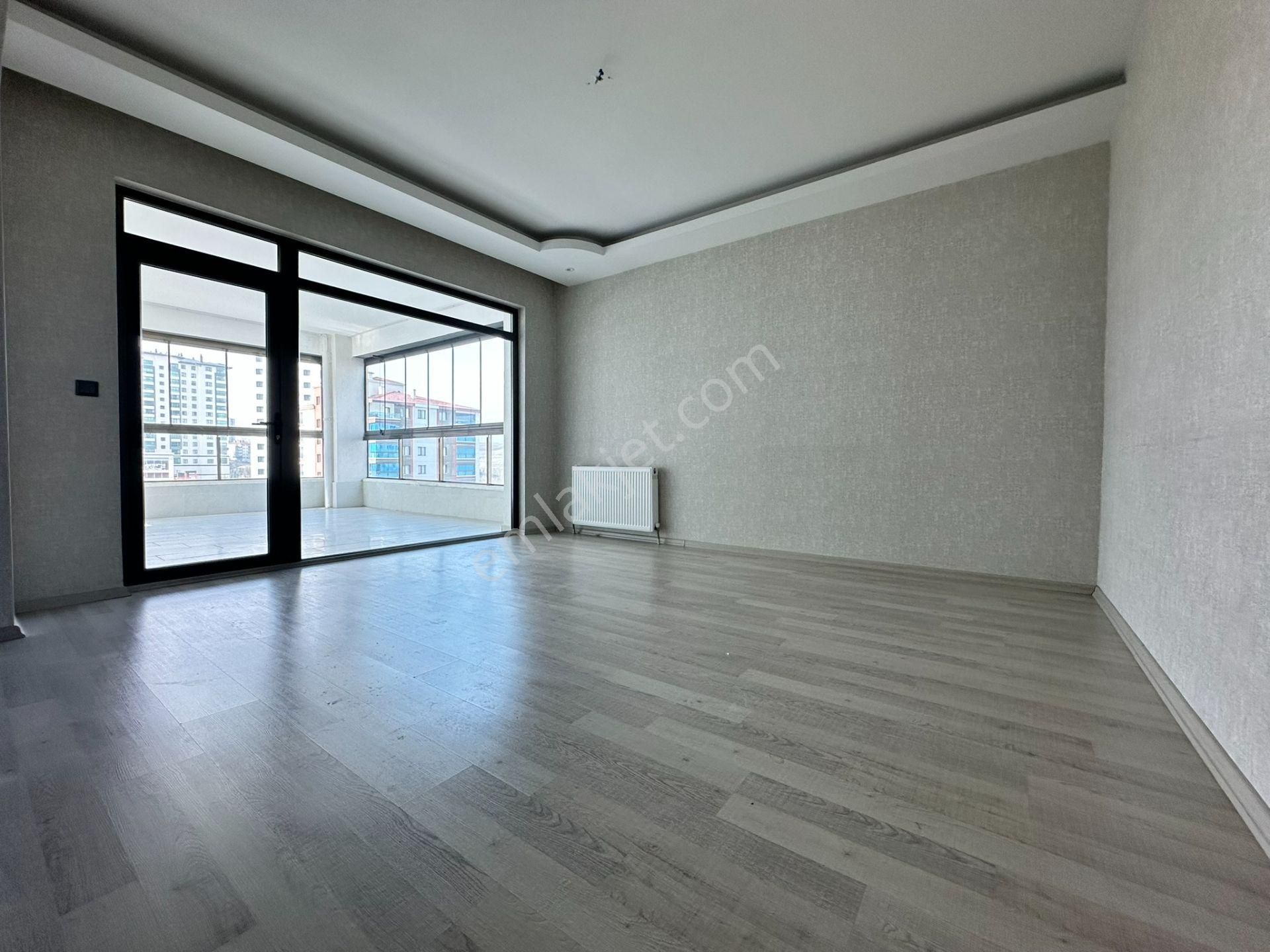 Pursaklar Mehmet Zengin Emlak'tan Kapalı Otoparklı Hstane Yakını 3.kat 4+1 Daire Daire - Görsel 16