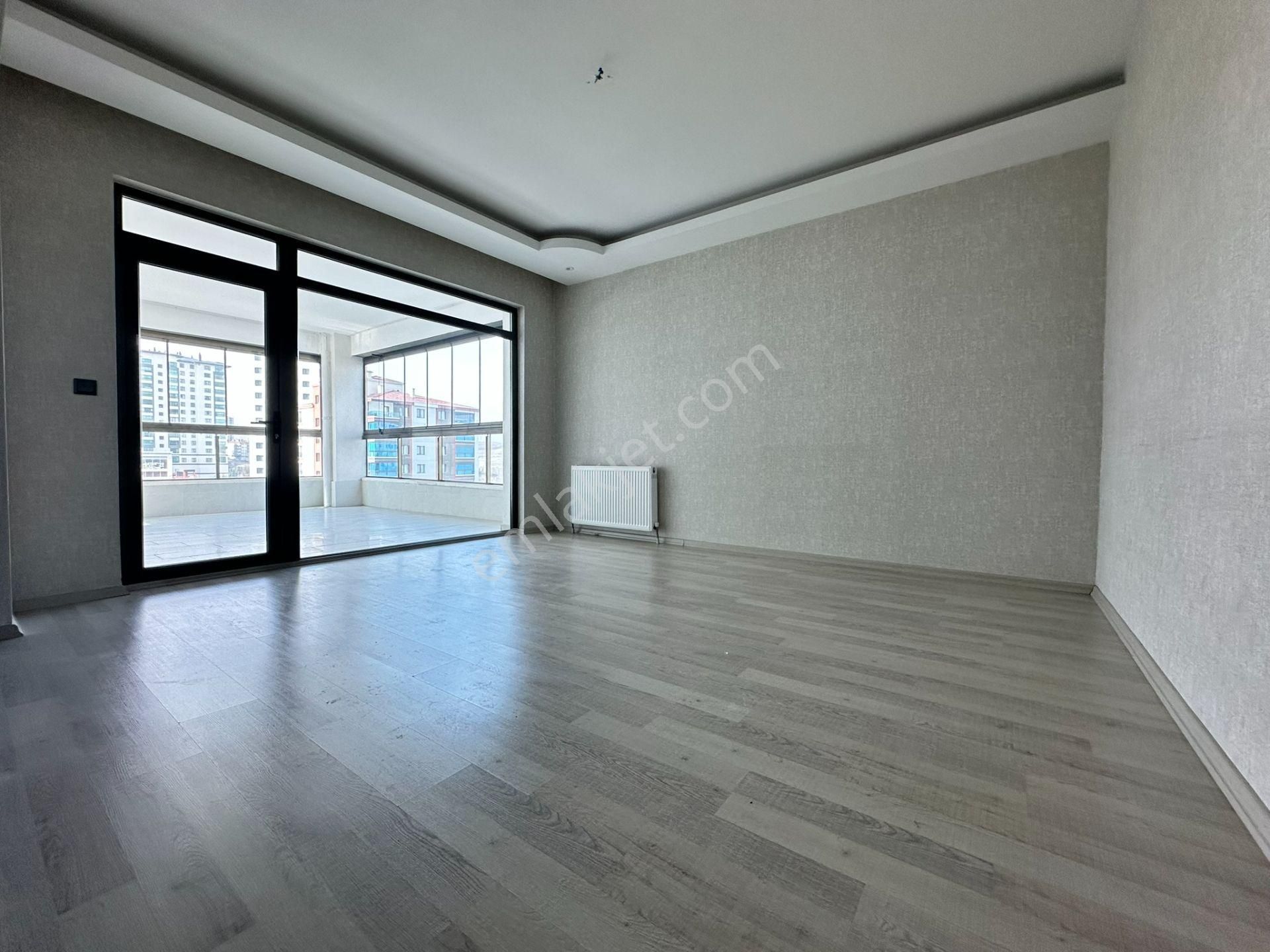 Pursaklar Mehmet Zengin Emlak'tan Kapalı Otoparklı Hstane Yakını 3.kat 4+1 Daire Daire - Görsel 17