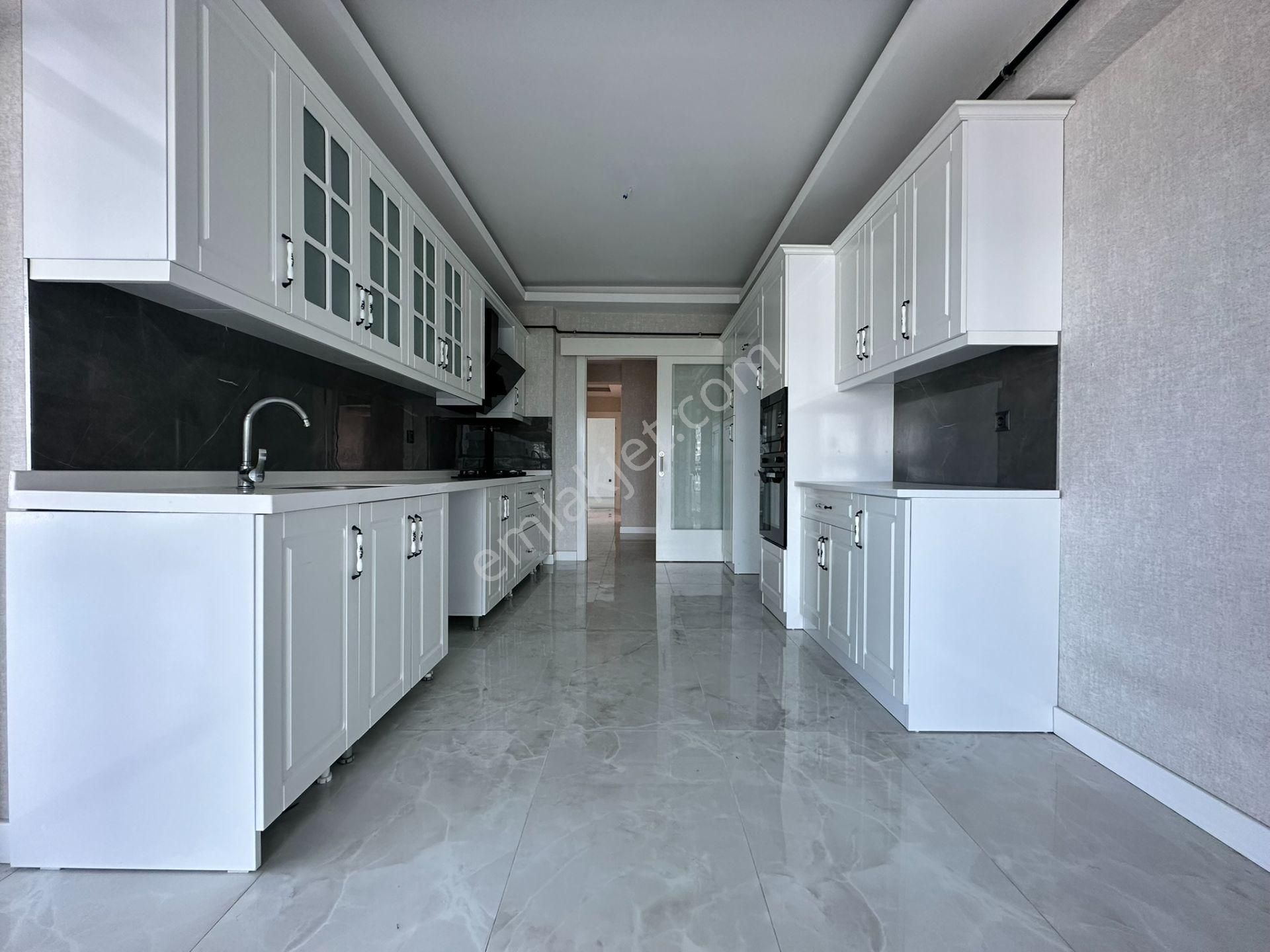 Pursaklar Mehmet Zengin Emlak'tan Kapalı Otoparklı Hstane Yakını 3.kat 4+1 Daire Daire - Görsel 5