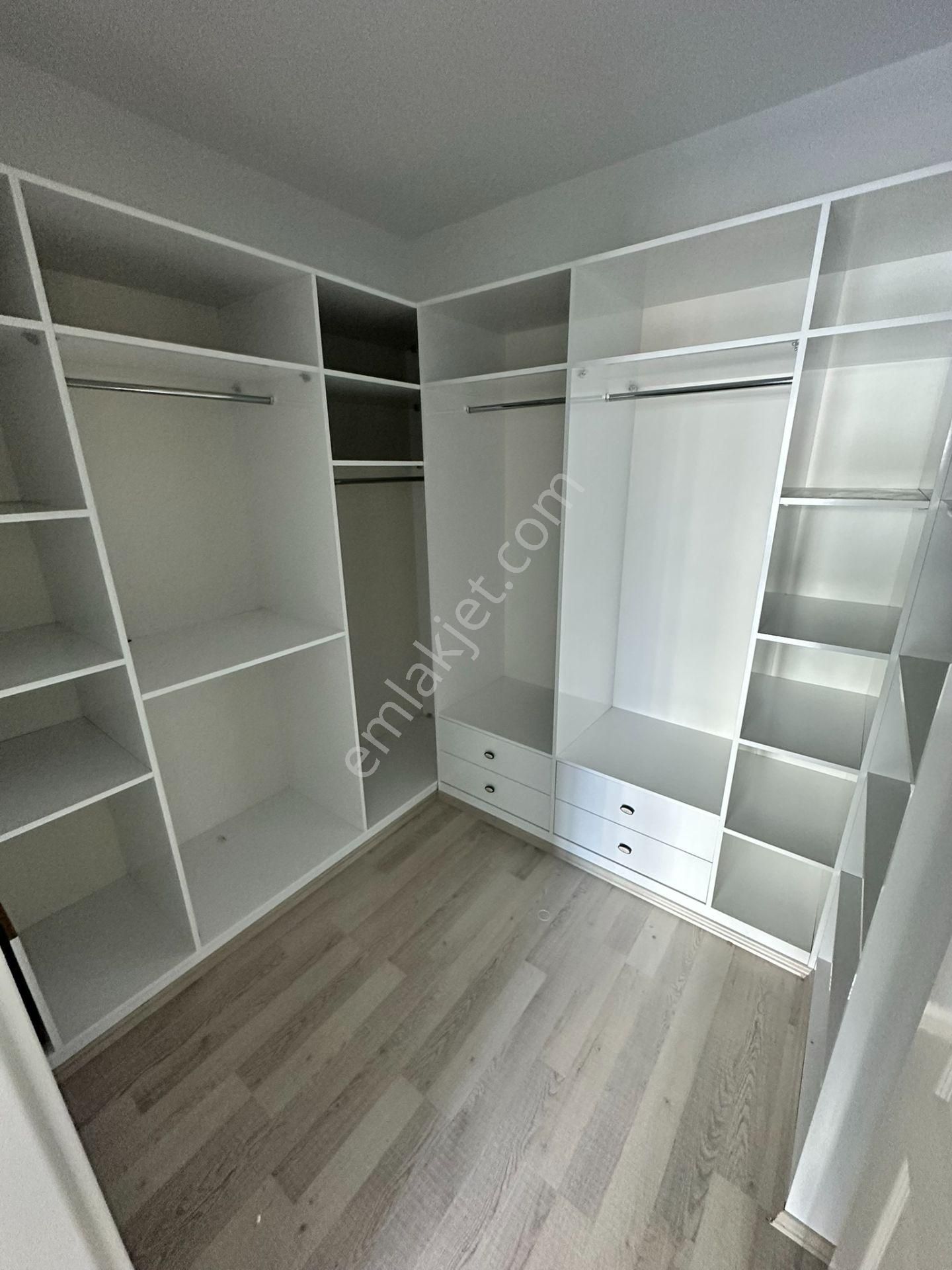 Pursaklar Mehmet Zengin Emlak'tan Kapalı Otoparklı Hstane Yakını 3.kat 4+1 Daire Daire - Görsel 35