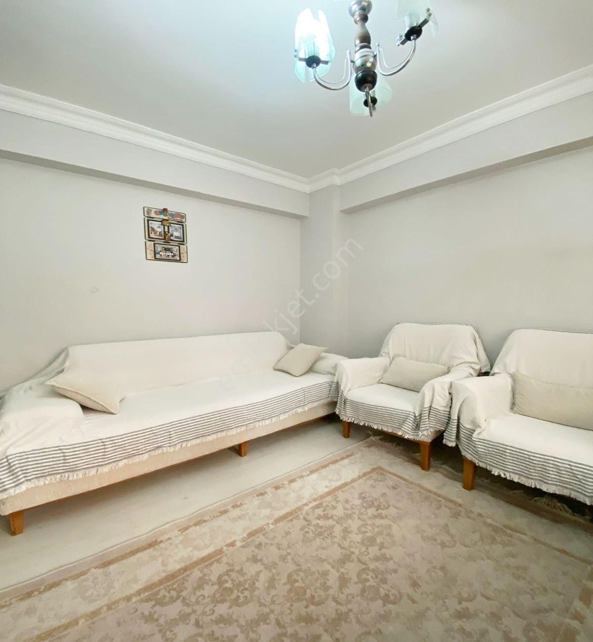 Avcılar Cihangirde 1+1 Ayrı Mutfaklı Emsallerinin Altında Fiyat