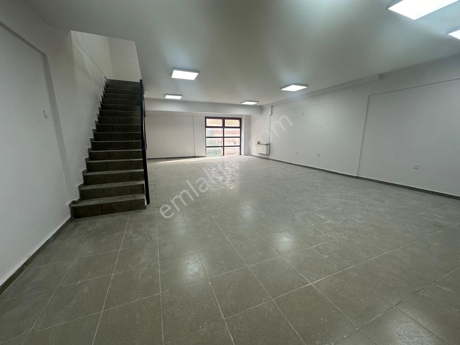 Em-of Emlaktan Düz Ayak Masrafsız 160 M2 Kiralık A2 Tipi İş Yeri - Görsel 3