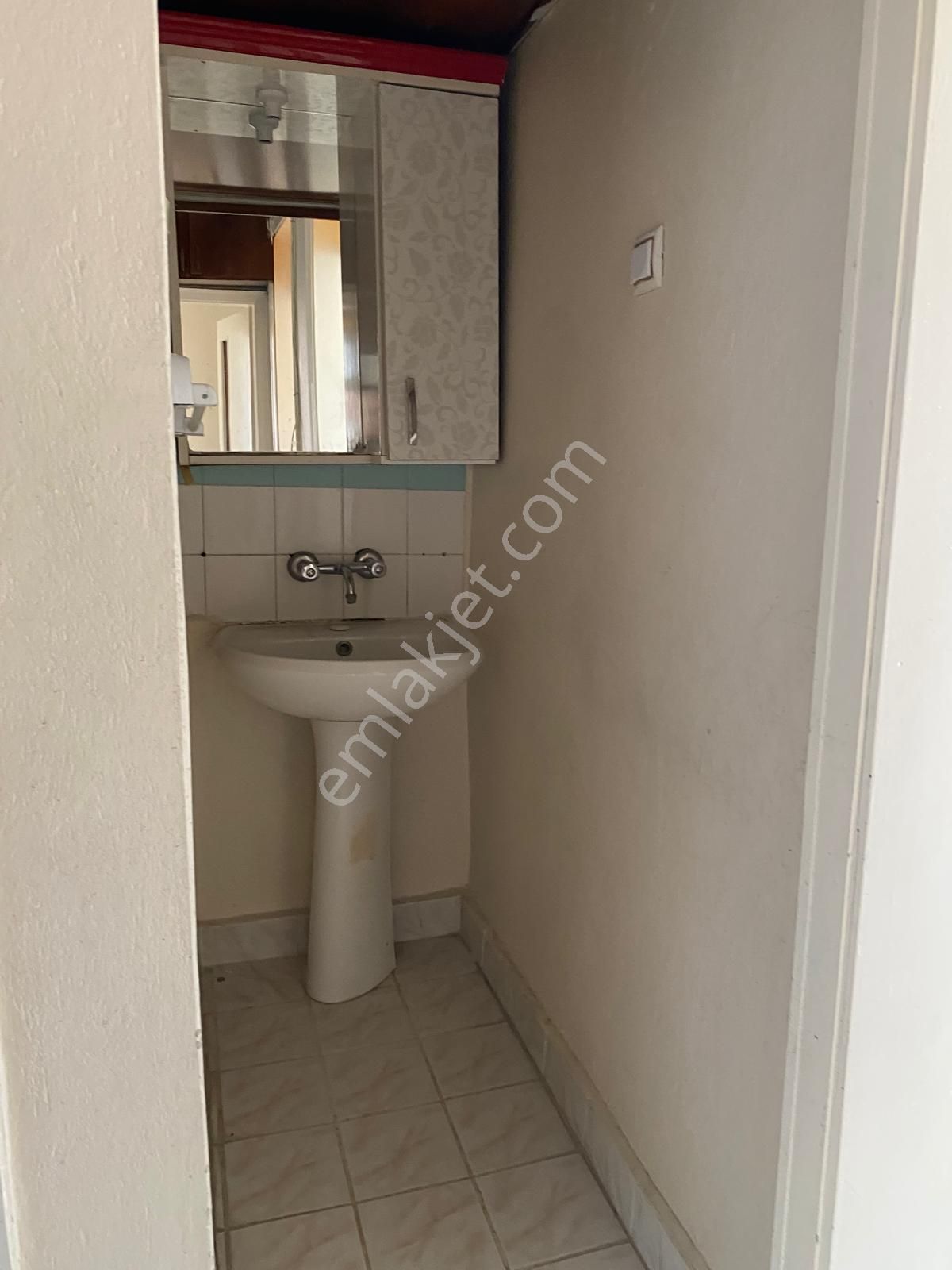 İsa Kavak Gayrimenkul'den Meram Yaka’da Kiralık Geniş 2+1 Daire - Görsel 5