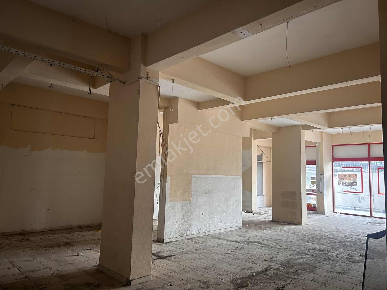 Küçükçekmece Merkez Cadde Üstü Kiralık İşyeri - Görsel 3