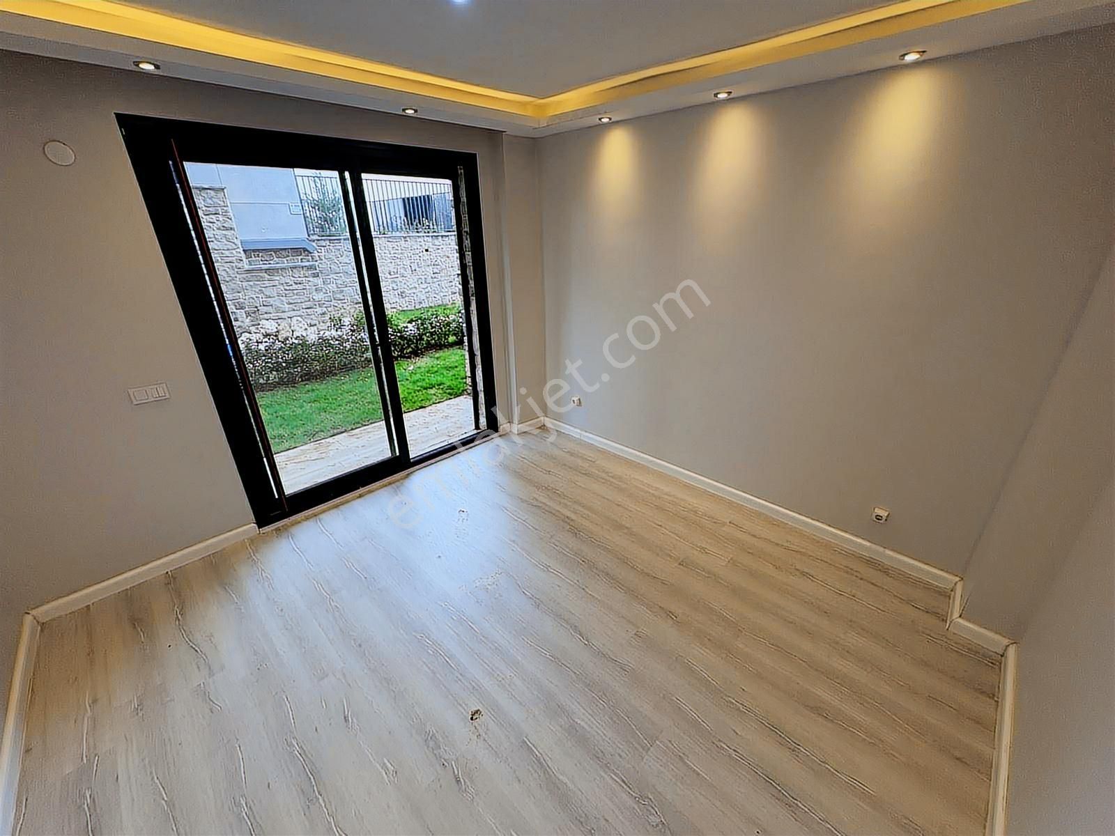 Rw Nefes' Ten Pelitköy'de Denize 150 Metre 5+1 Villa - Görsel 12