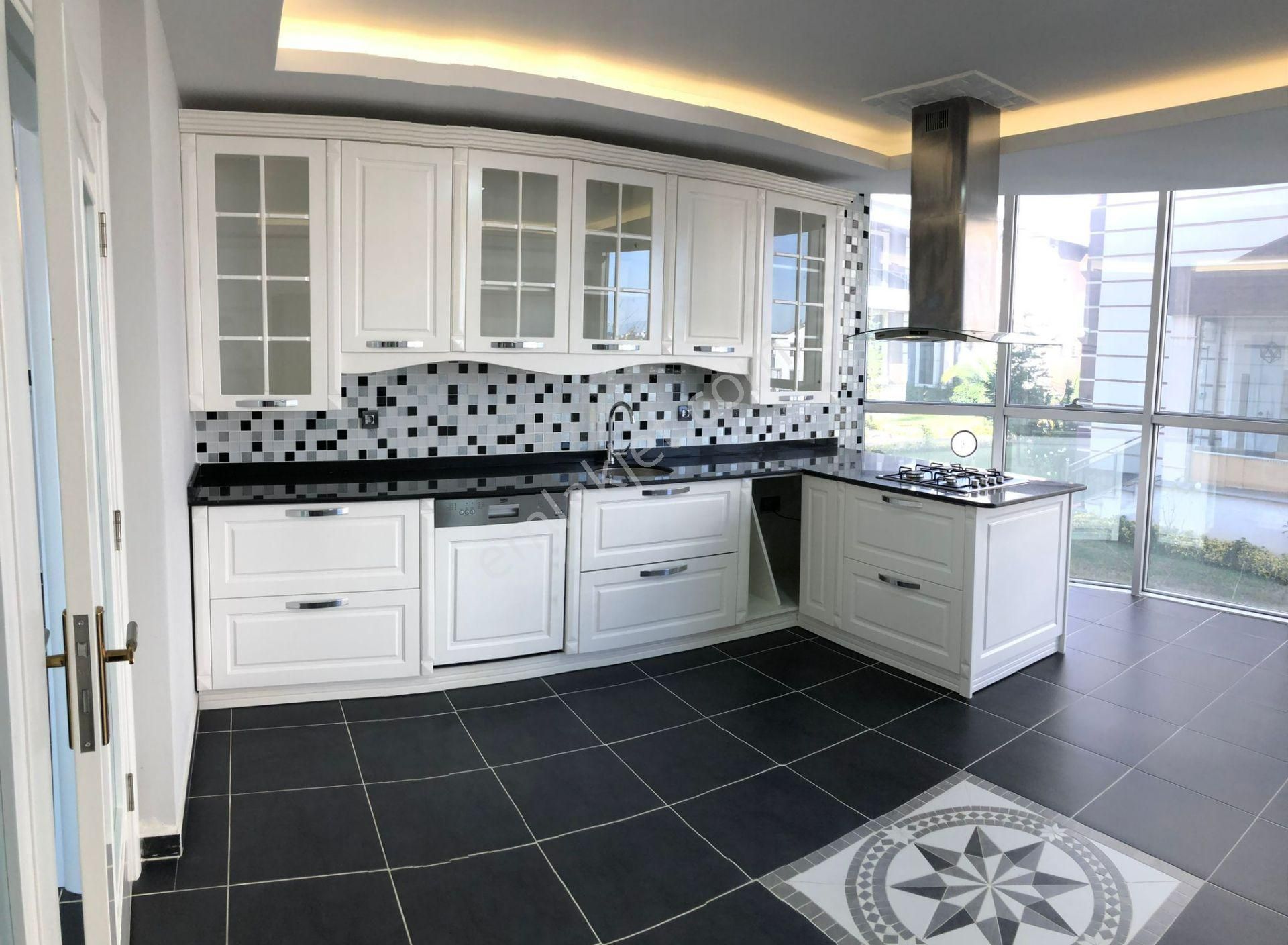 Yalova Green Hill Sitesinde, Taşınmaya Hazır, Satılık Lüks Villa - Görsel 12