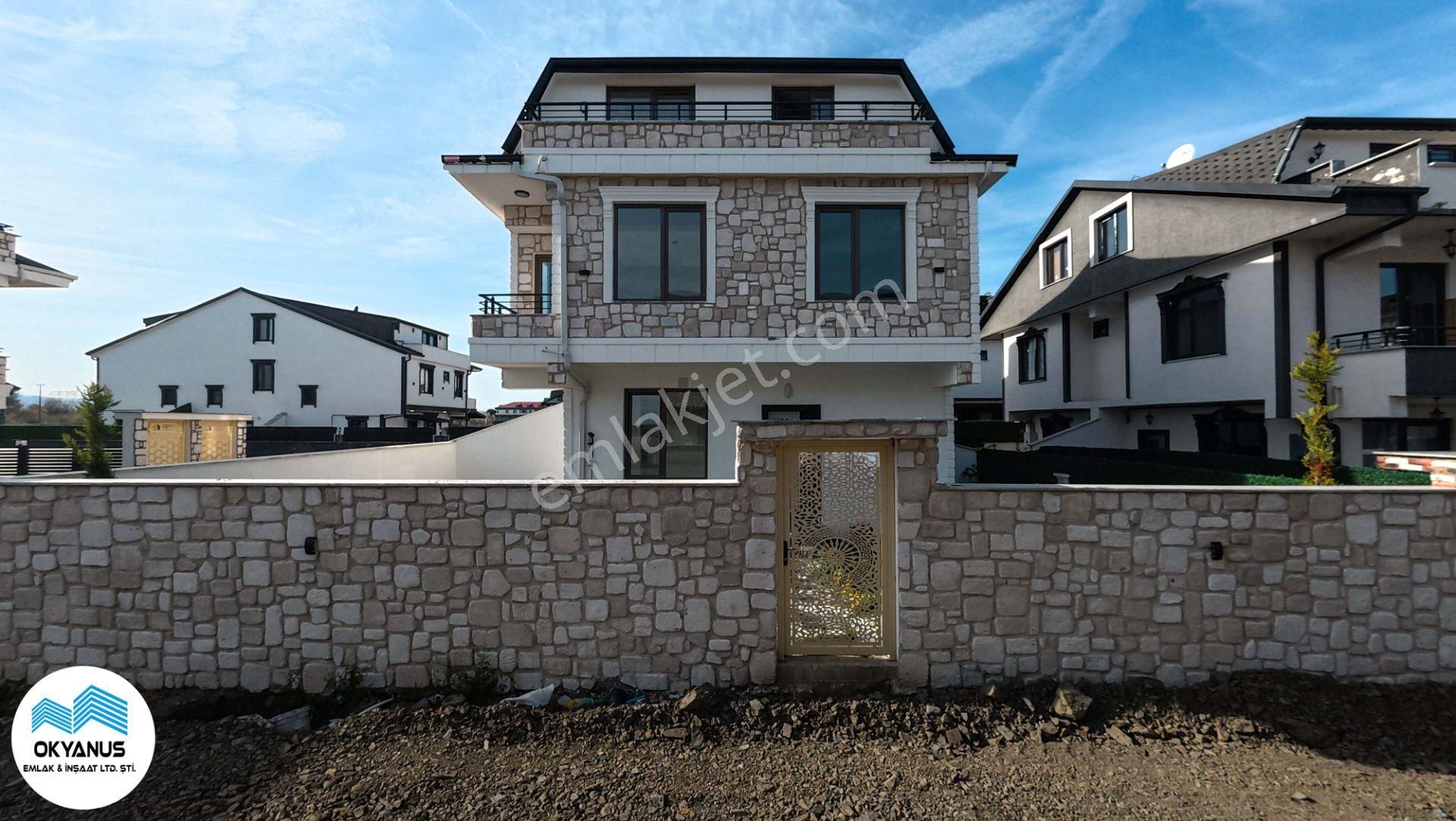 Kocaali De Plaja Yakın Havuzlu Köşe Parsel Villa! - Görsel 2