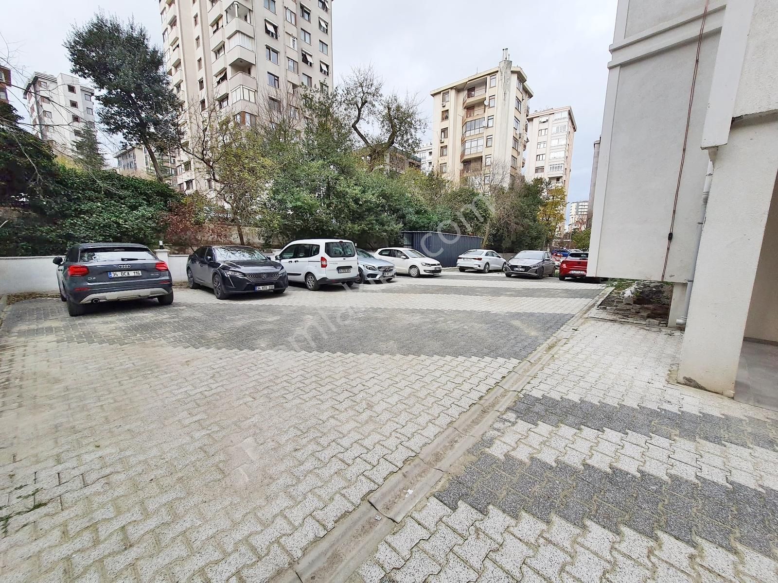 Hometown Gayrimenkul'den Göztepe Merdivenköy'de Satılık 3+1 - Görsel 24