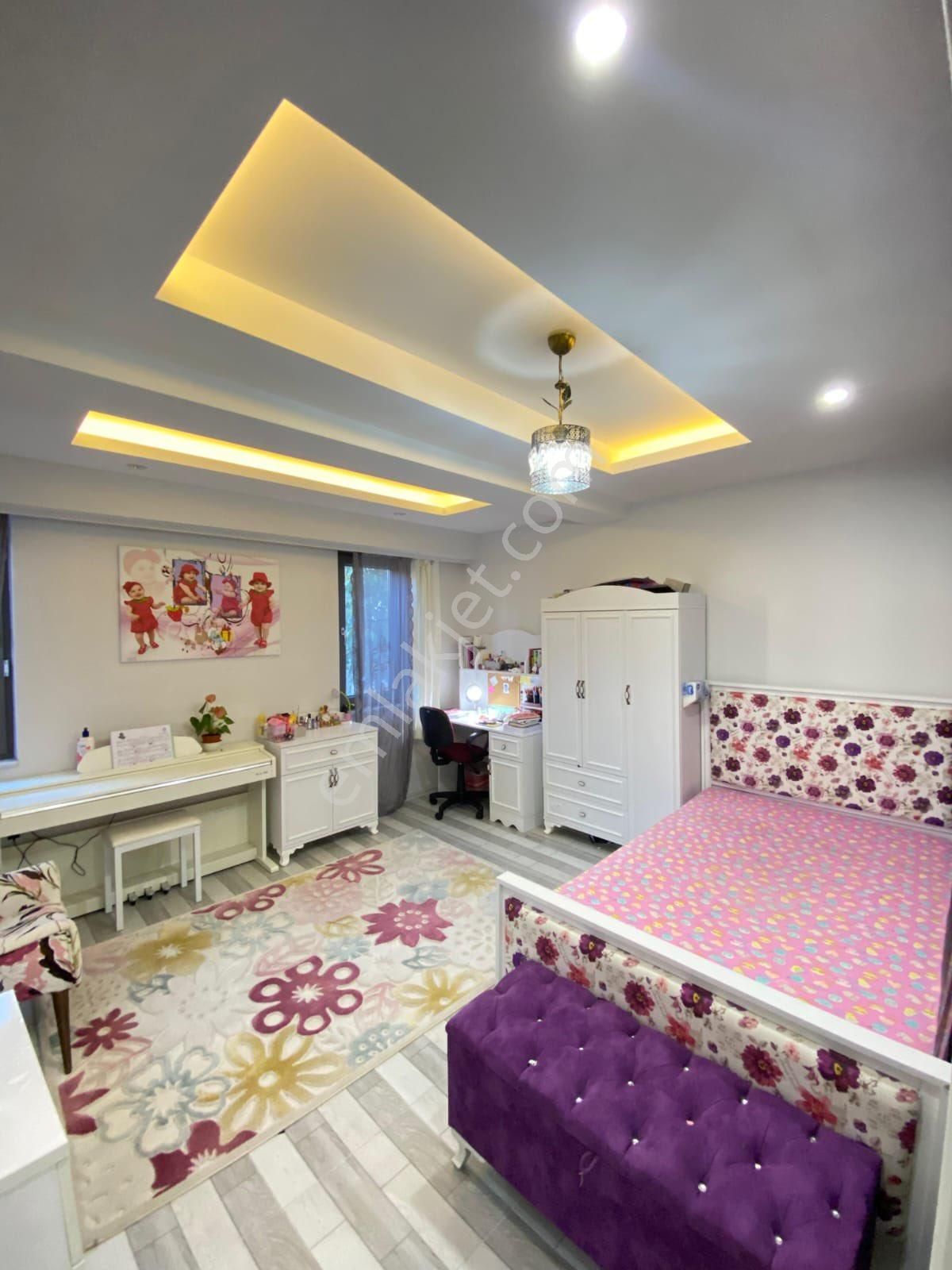 Yenişafakta 180m2 3+1 2 Balkonlu 7 Yıllık Satılık Daire - Görsel 5