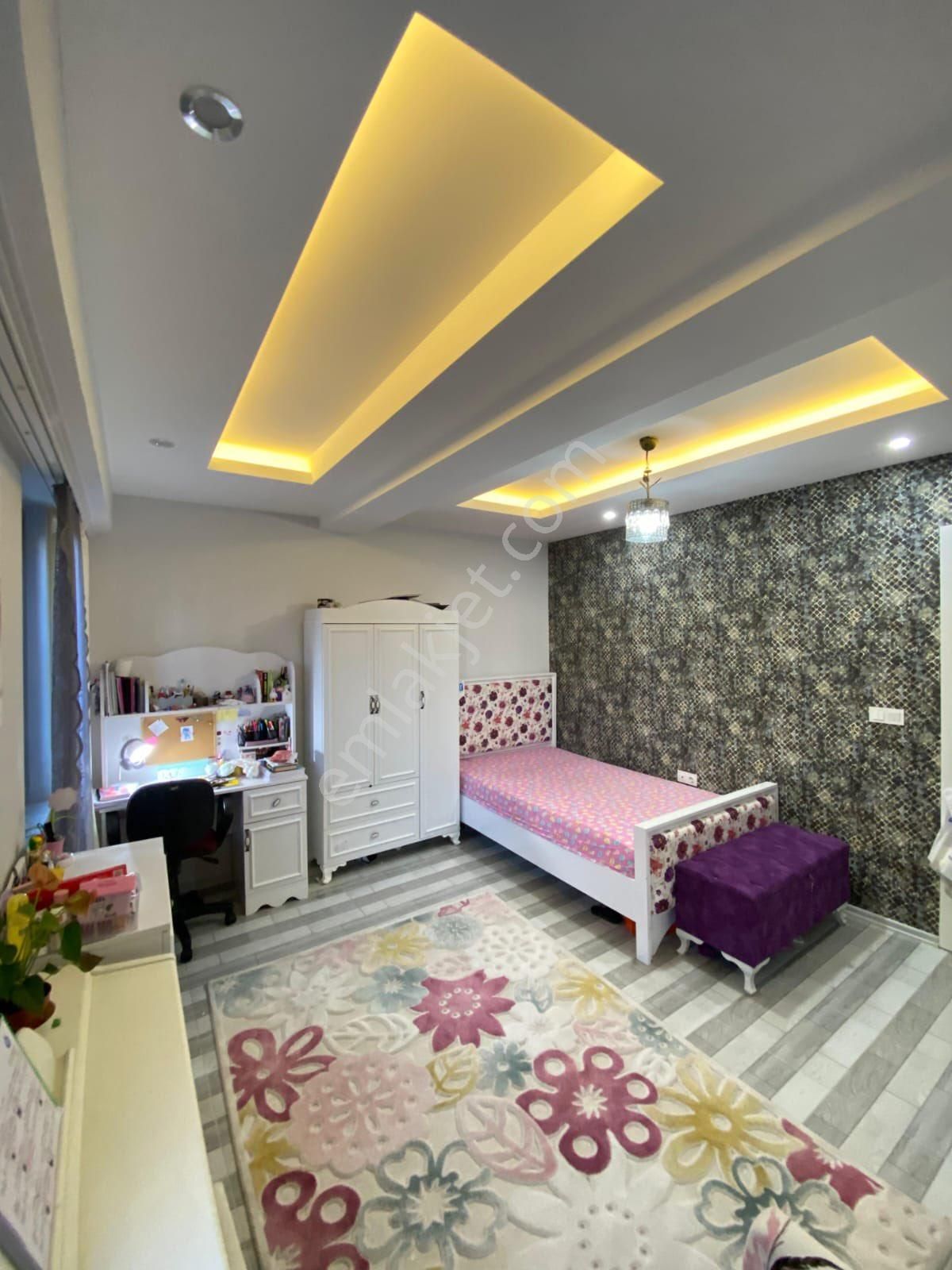 Yenişafakta 180m2 3+1 2 Balkonlu 7 Yıllık Satılık Daire - Görsel 7