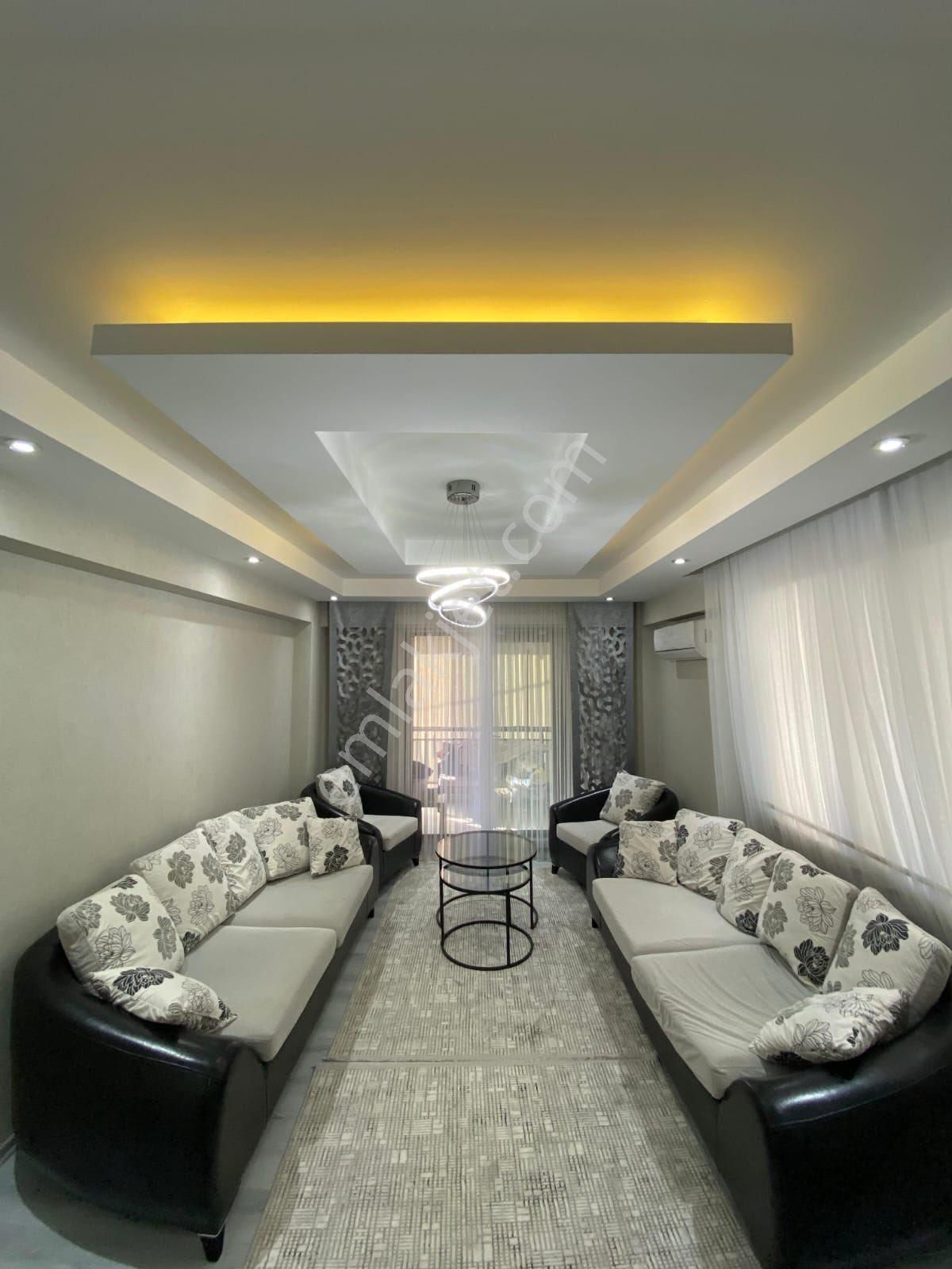 Yenişafakta 180m2 3+1 2 Balkonlu 7 Yıllık Satılık Daire - Görsel 3